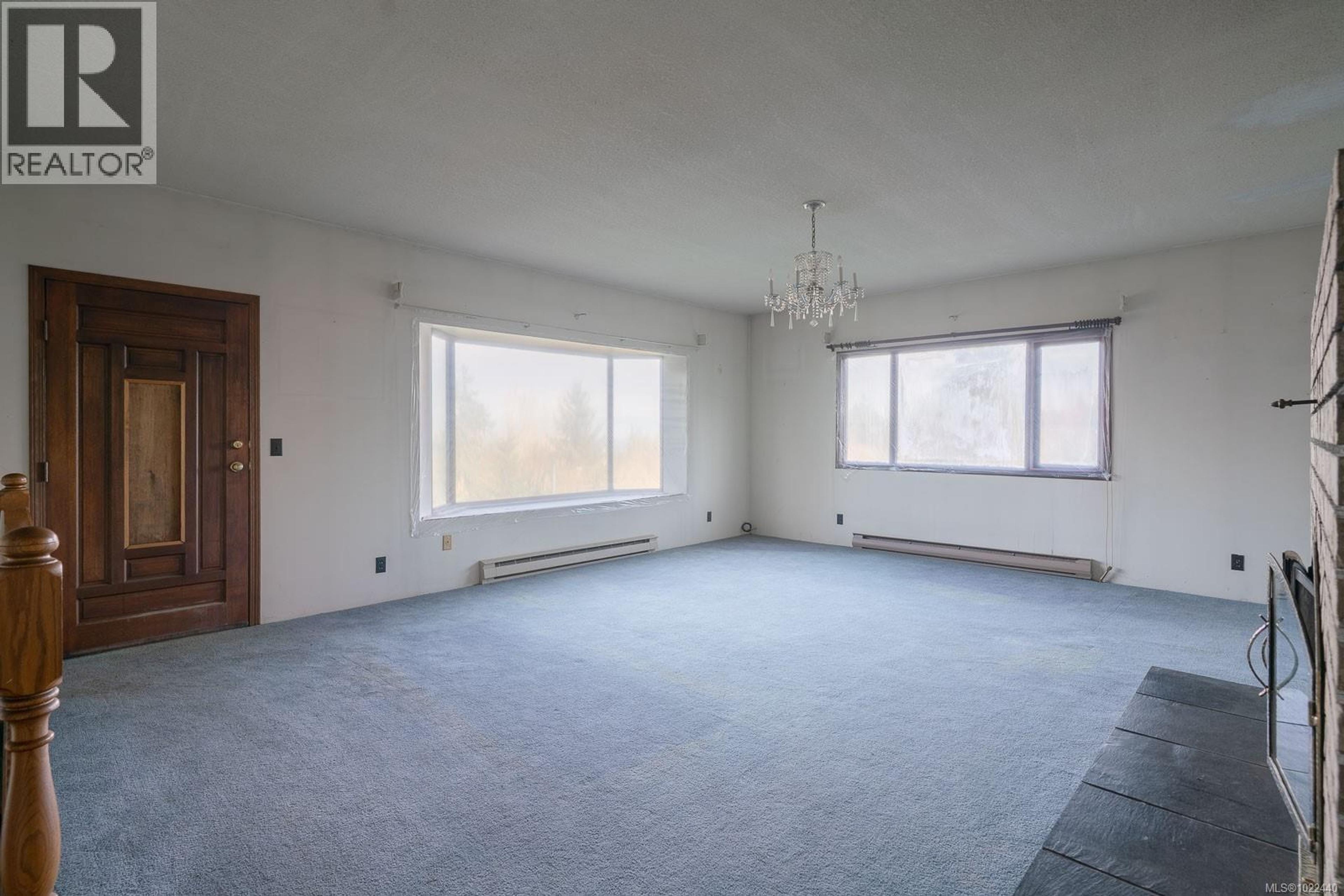 135 SUNNINGDALE RD W - 40