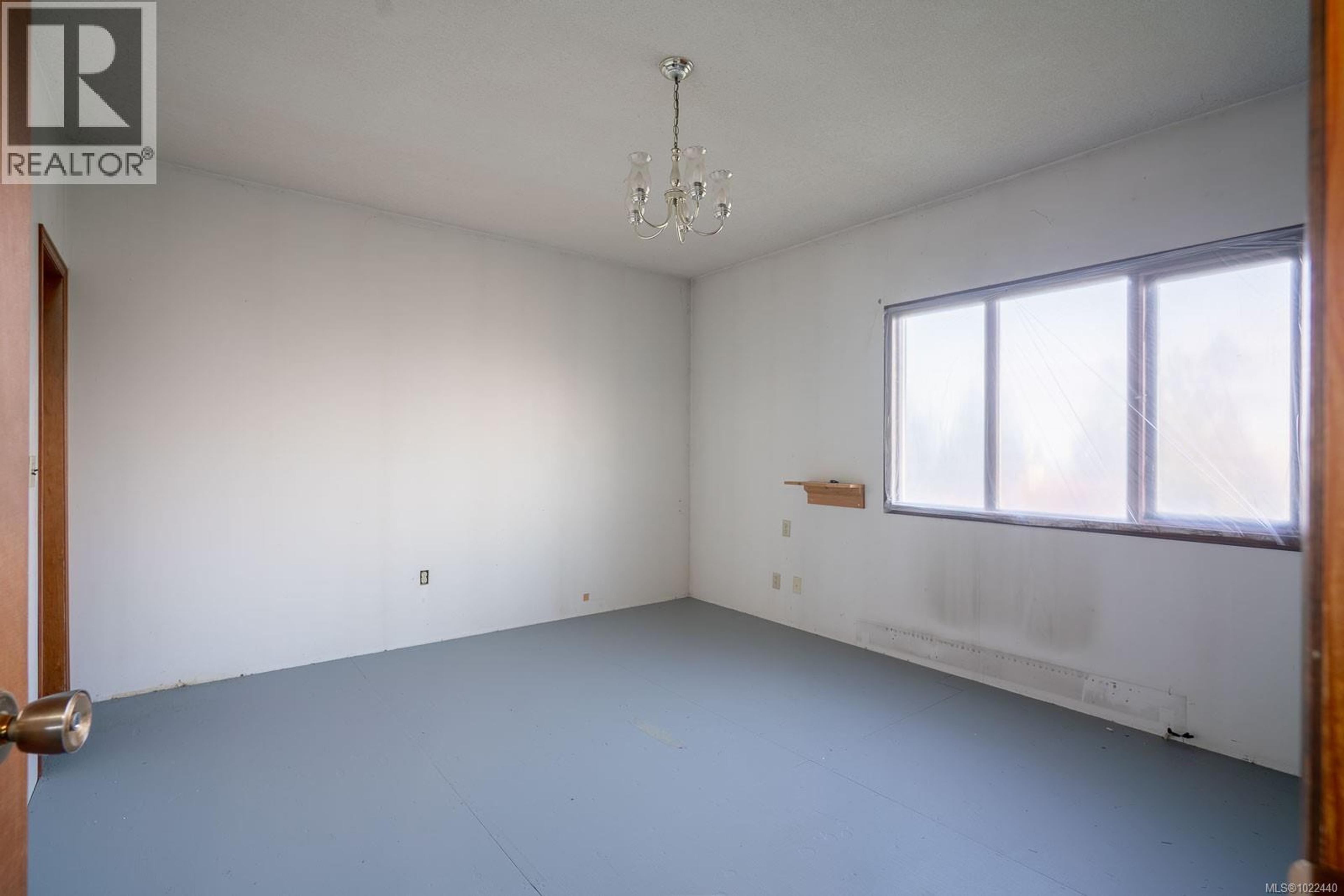 135 SUNNINGDALE RD W - 42