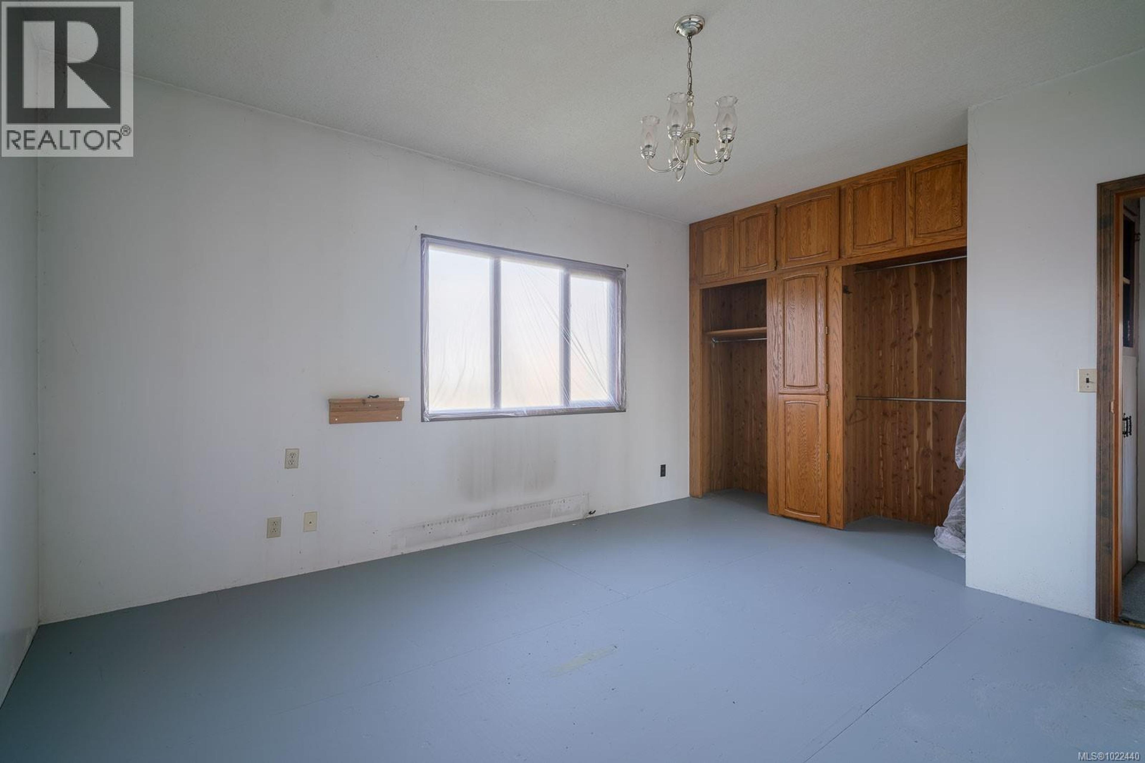 135 SUNNINGDALE RD W - 45