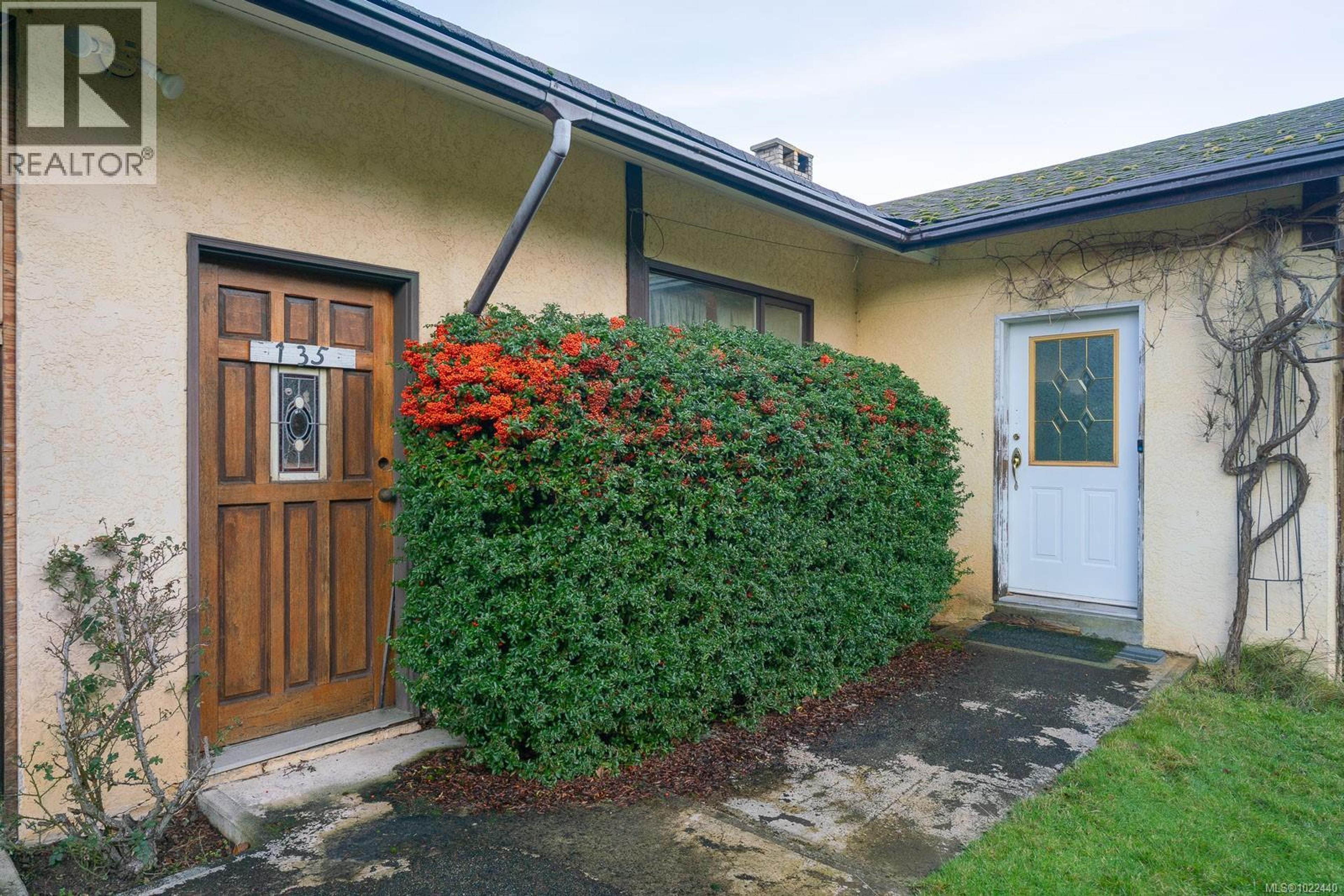 135 SUNNINGDALE RD W - 13