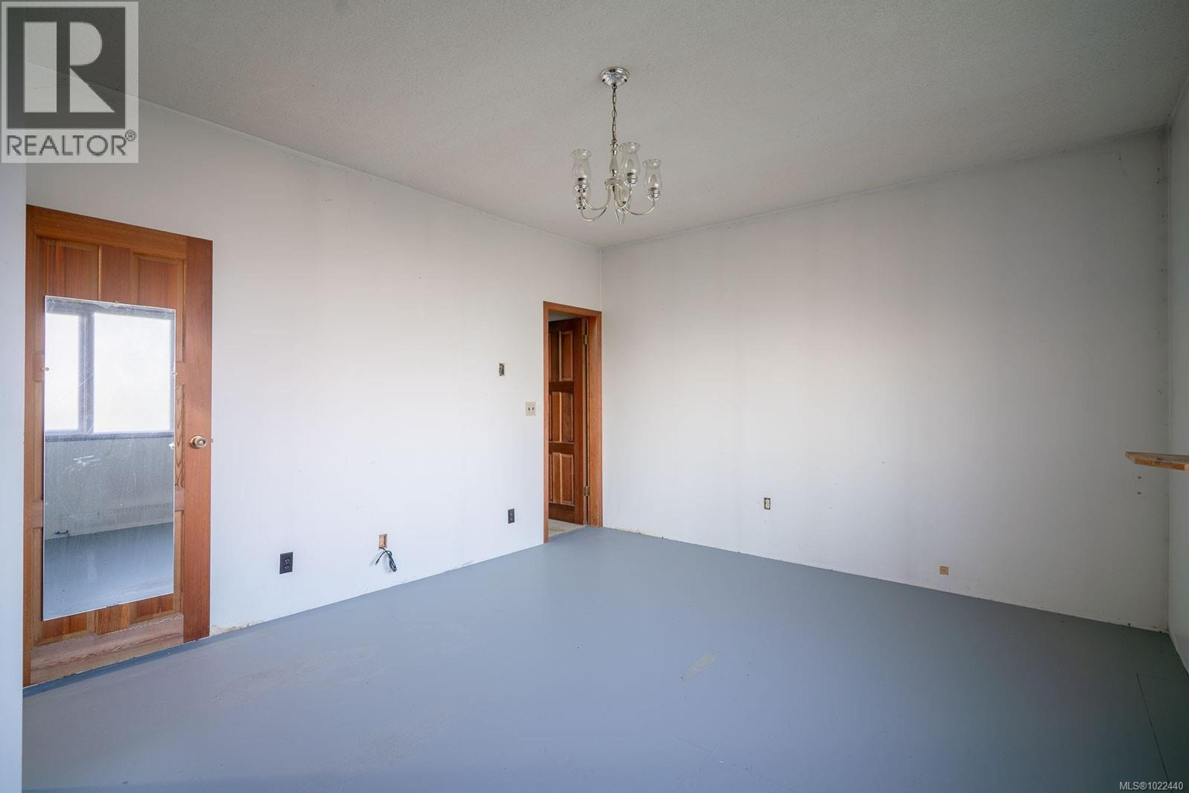 135 SUNNINGDALE RD W - 43