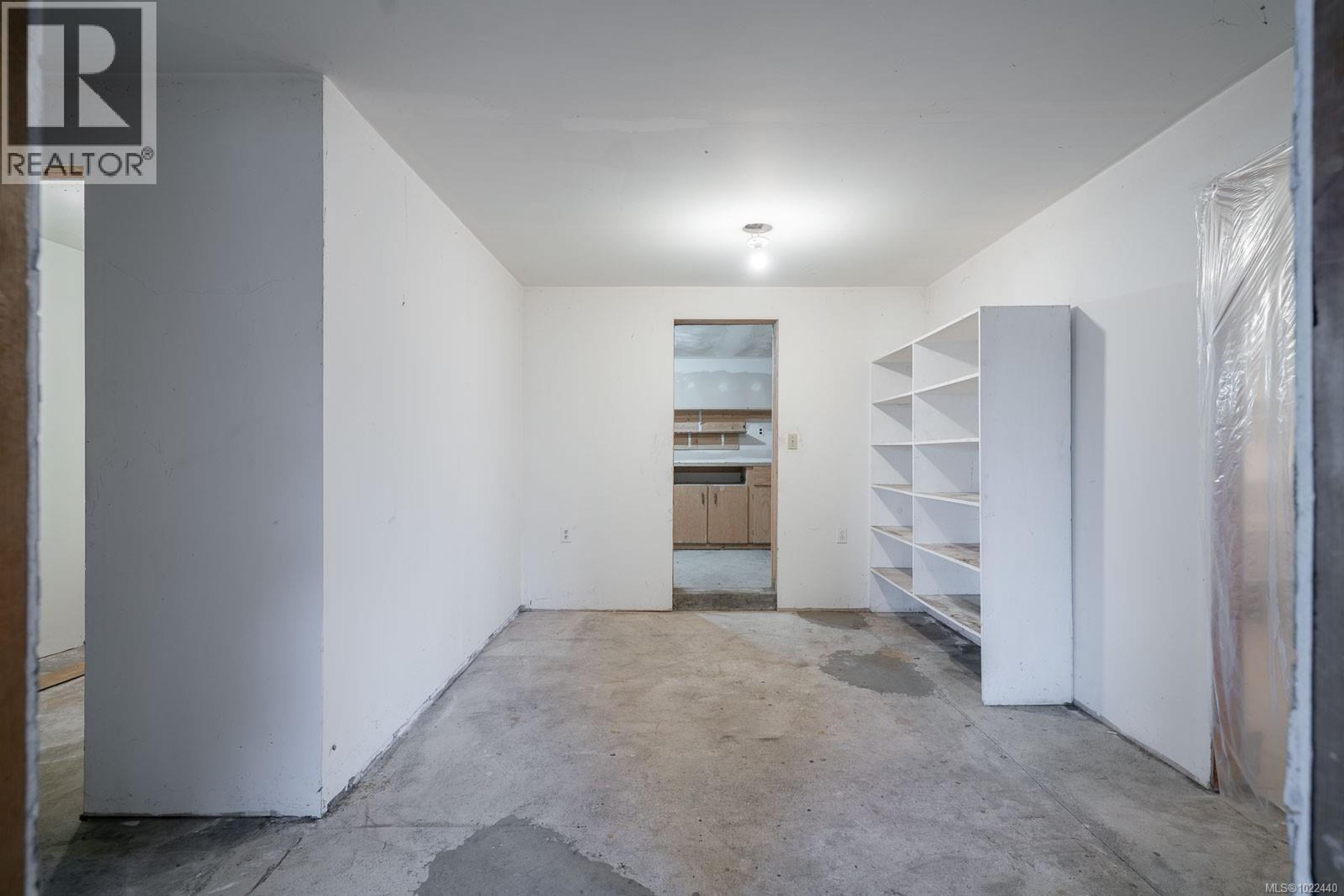 135 SUNNINGDALE RD W - 49