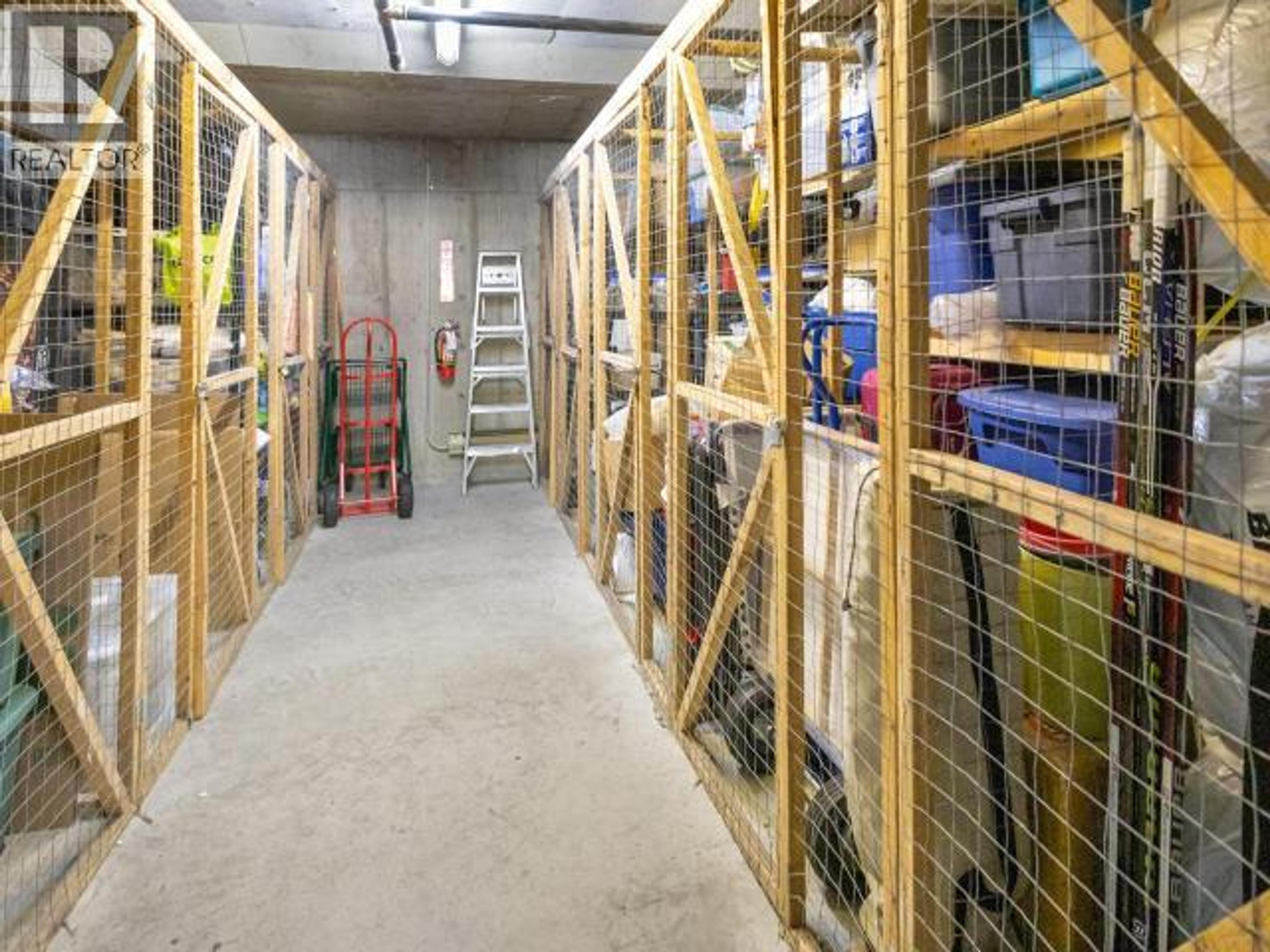 #202 4685 JOYCE AVE - 27