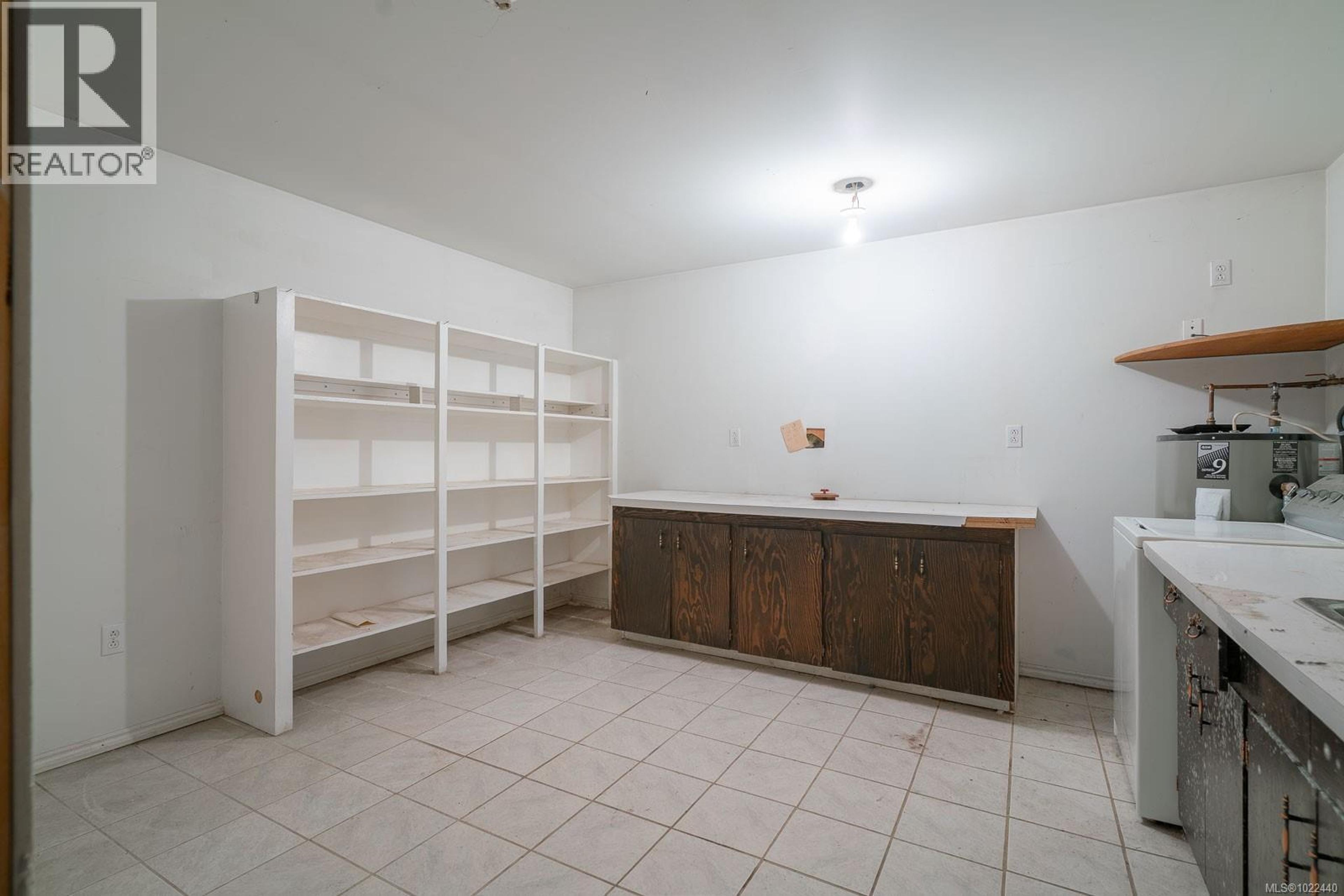 135 SUNNINGDALE RD W - 50