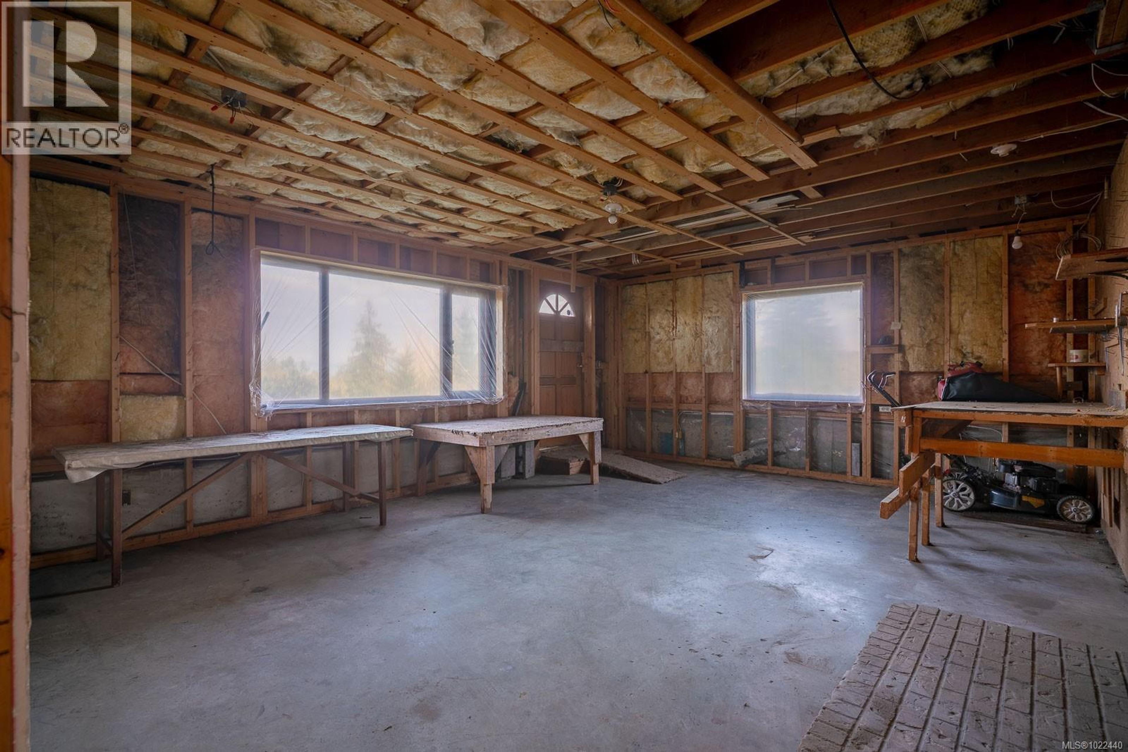 135 SUNNINGDALE RD W - 46