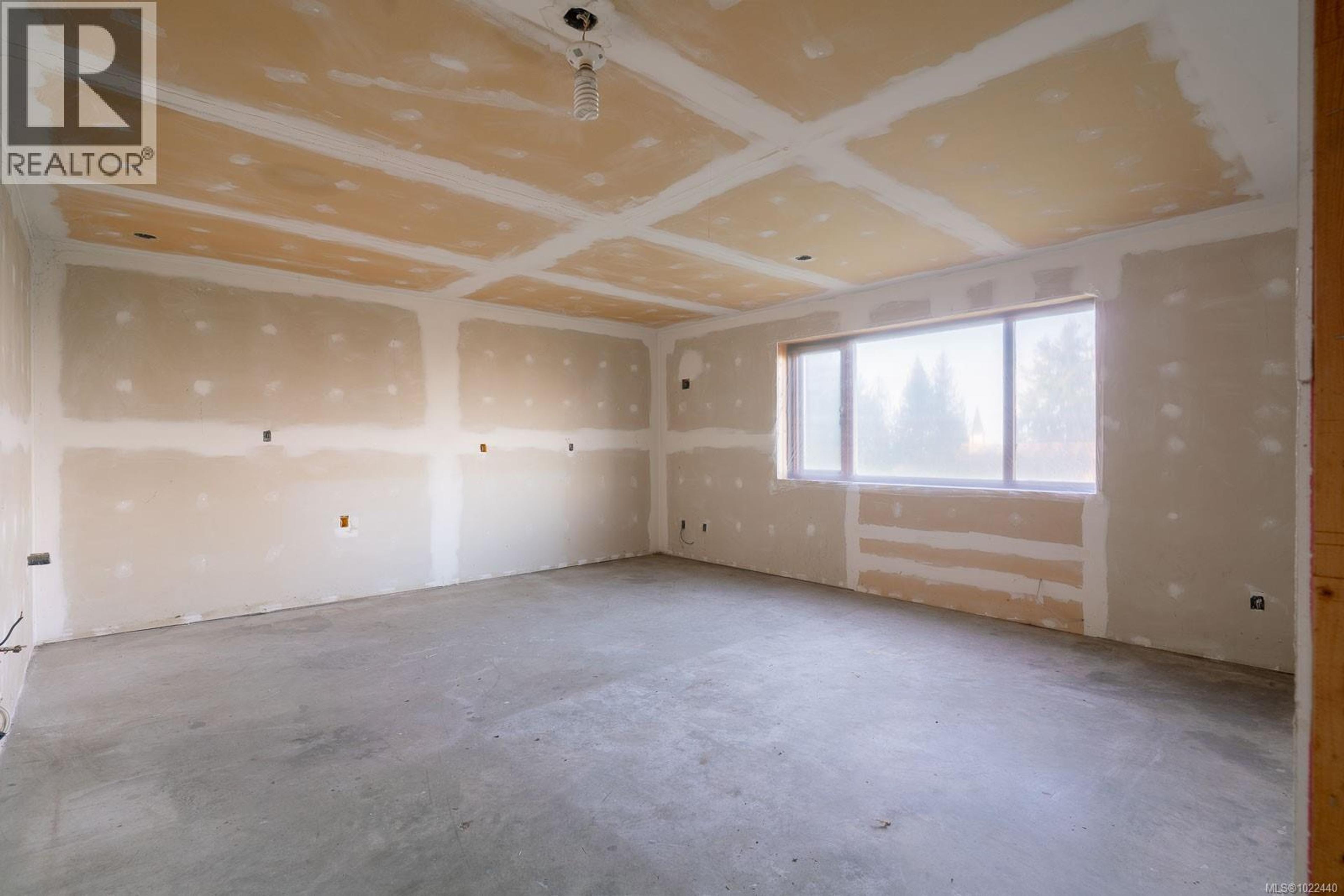 135 SUNNINGDALE RD W - 48