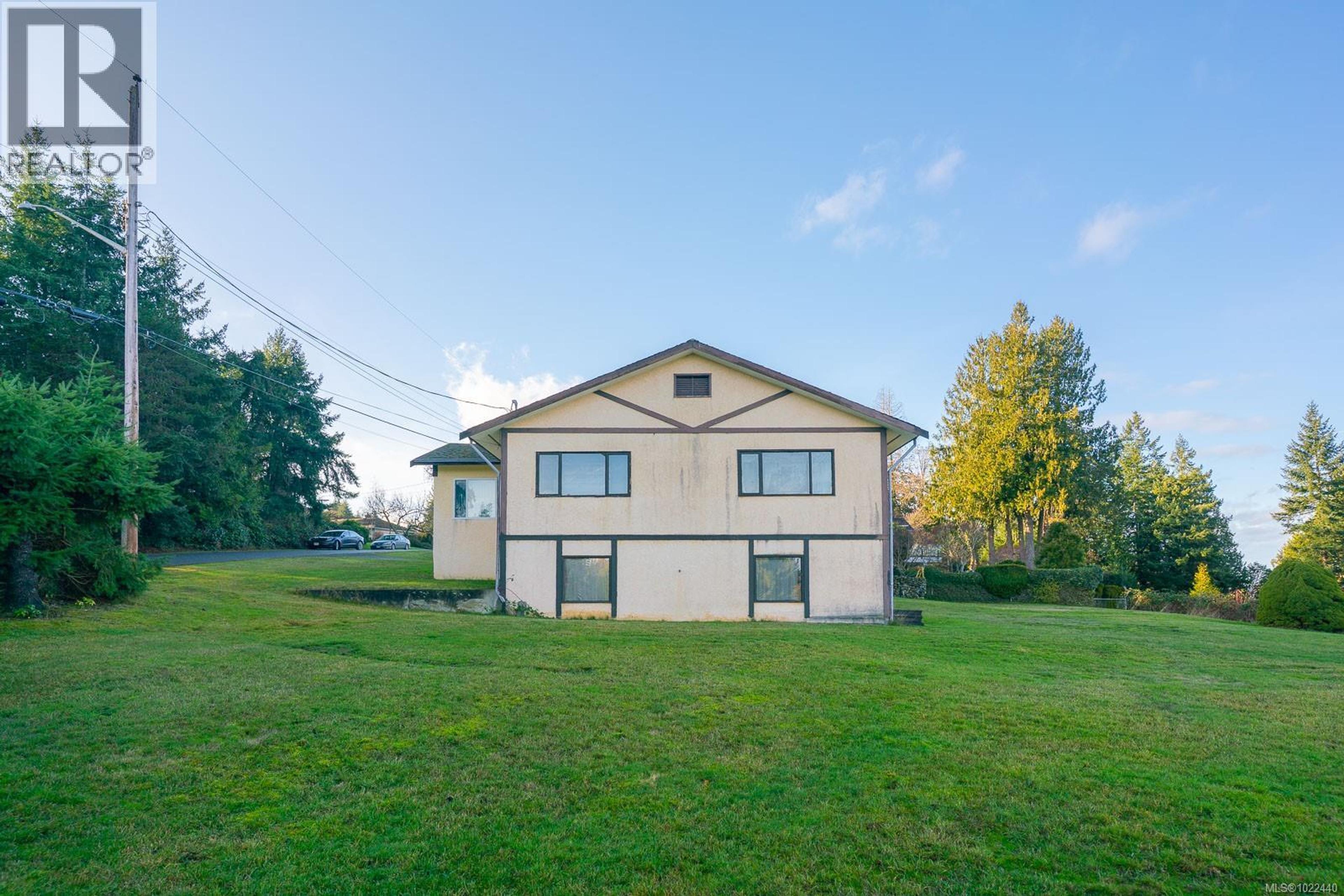 135 SUNNINGDALE RD W - 22