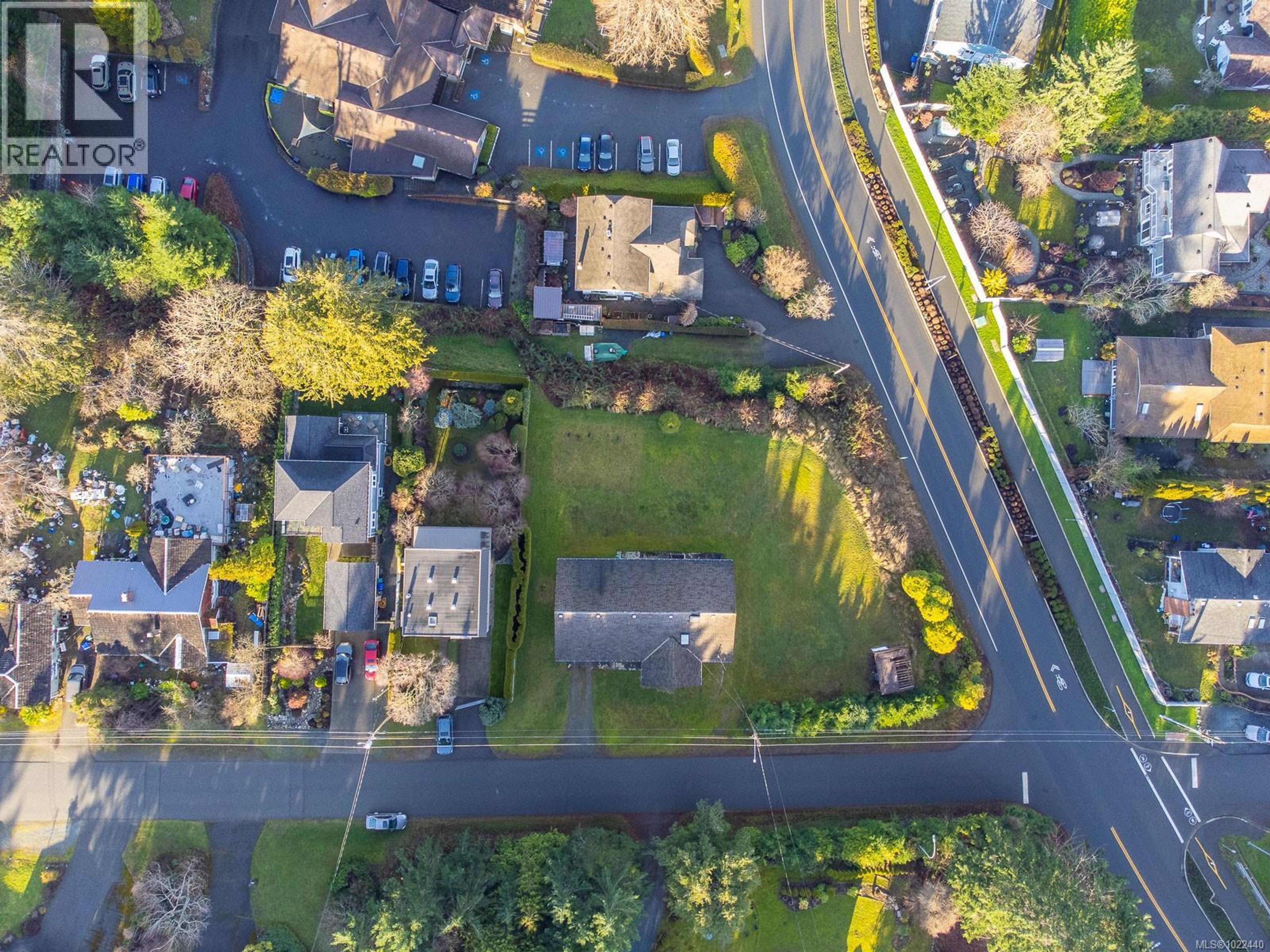 135 SUNNINGDALE RD W - 6