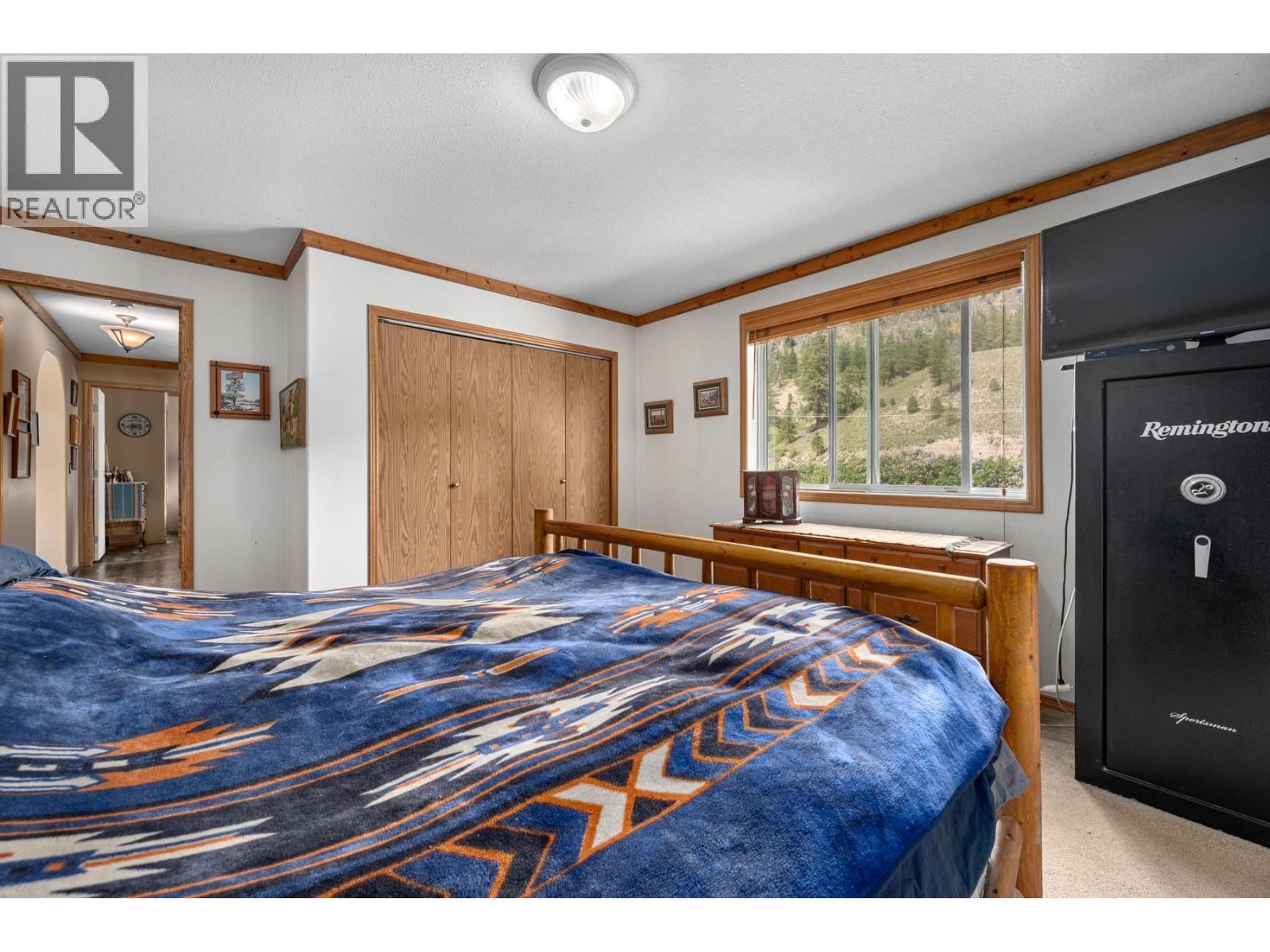 2225 HAZELHURST ROAD - 28