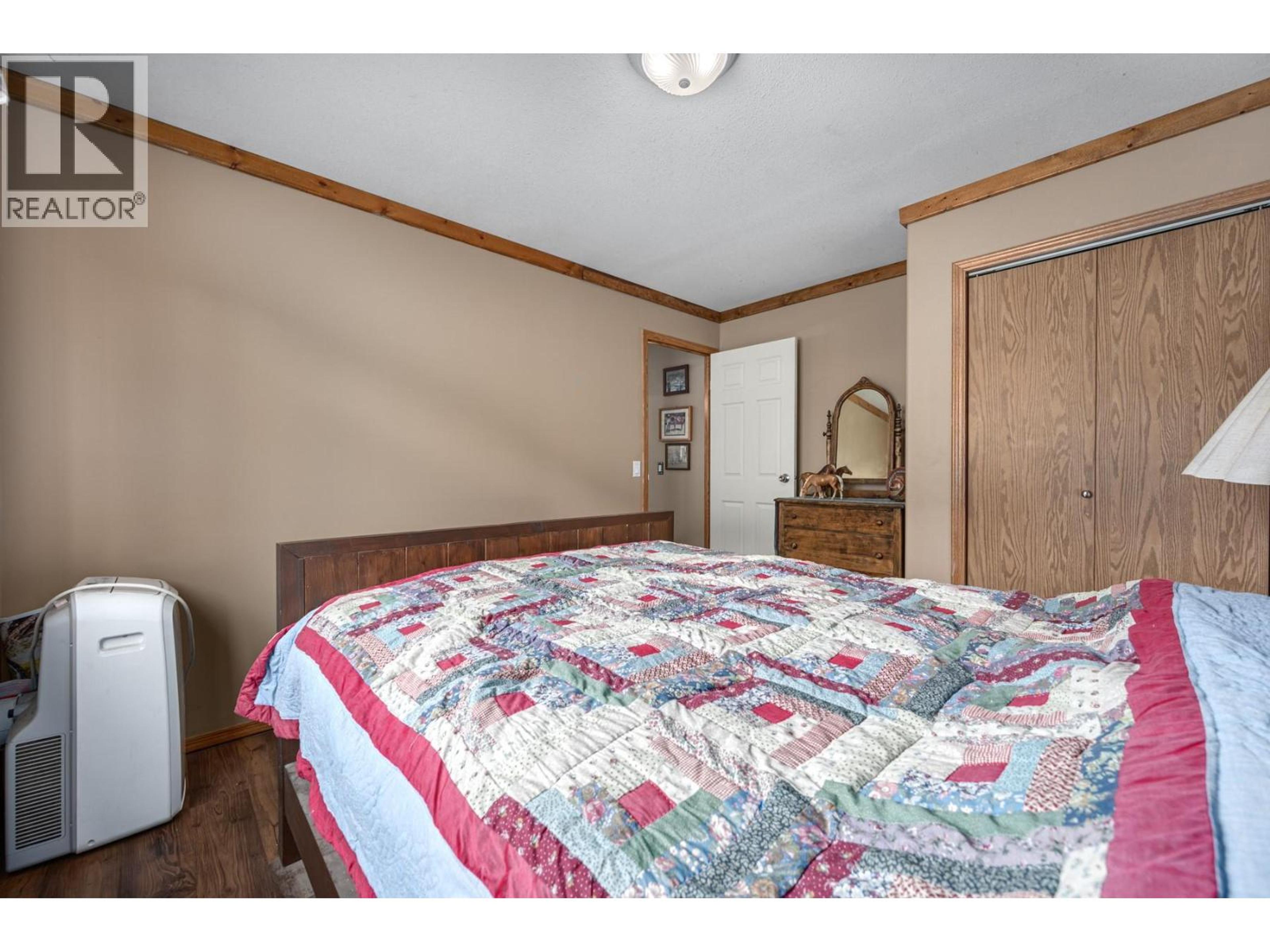 2225 HAZELHURST ROAD - 31