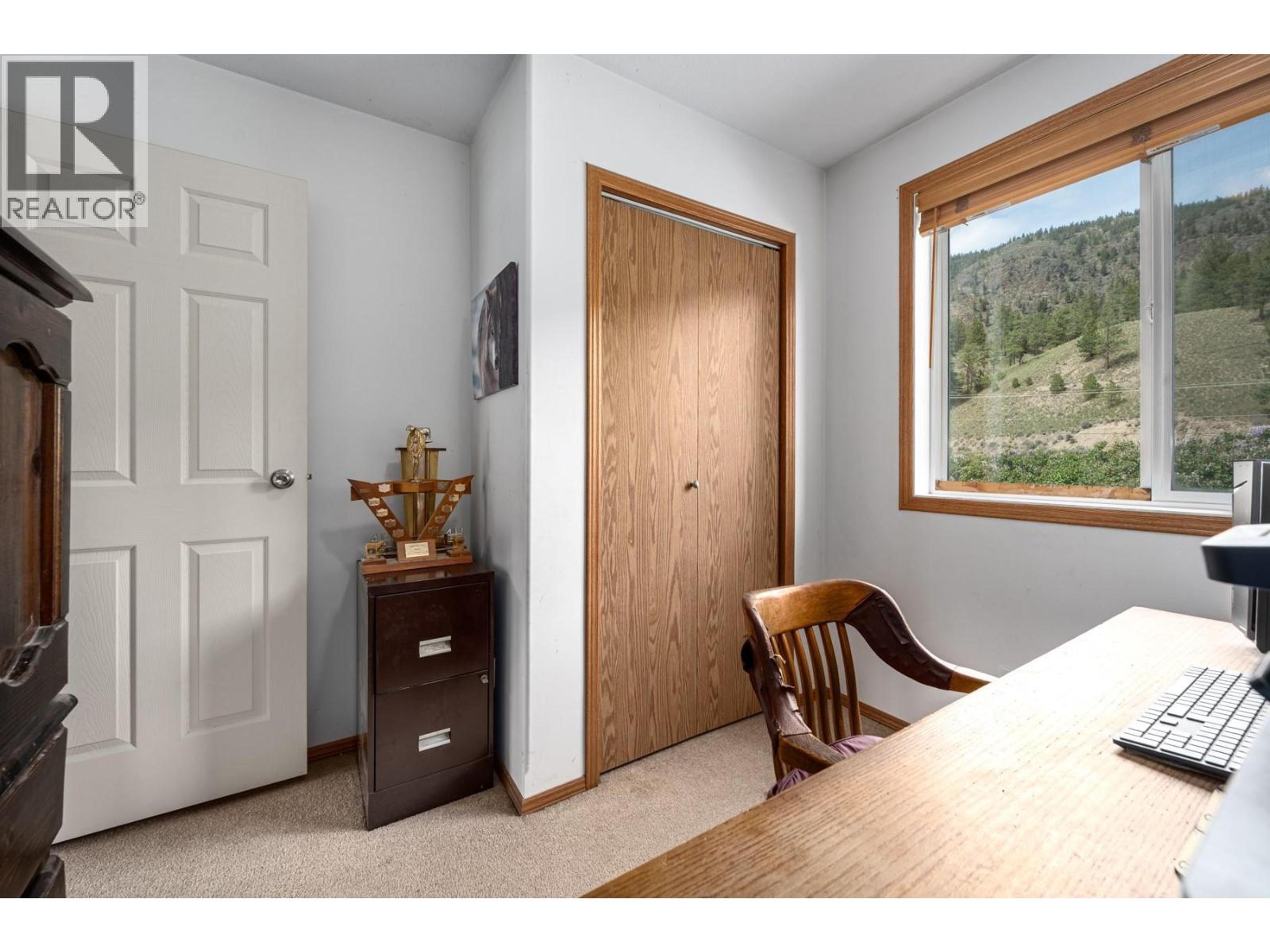 2225 HAZELHURST ROAD - 33