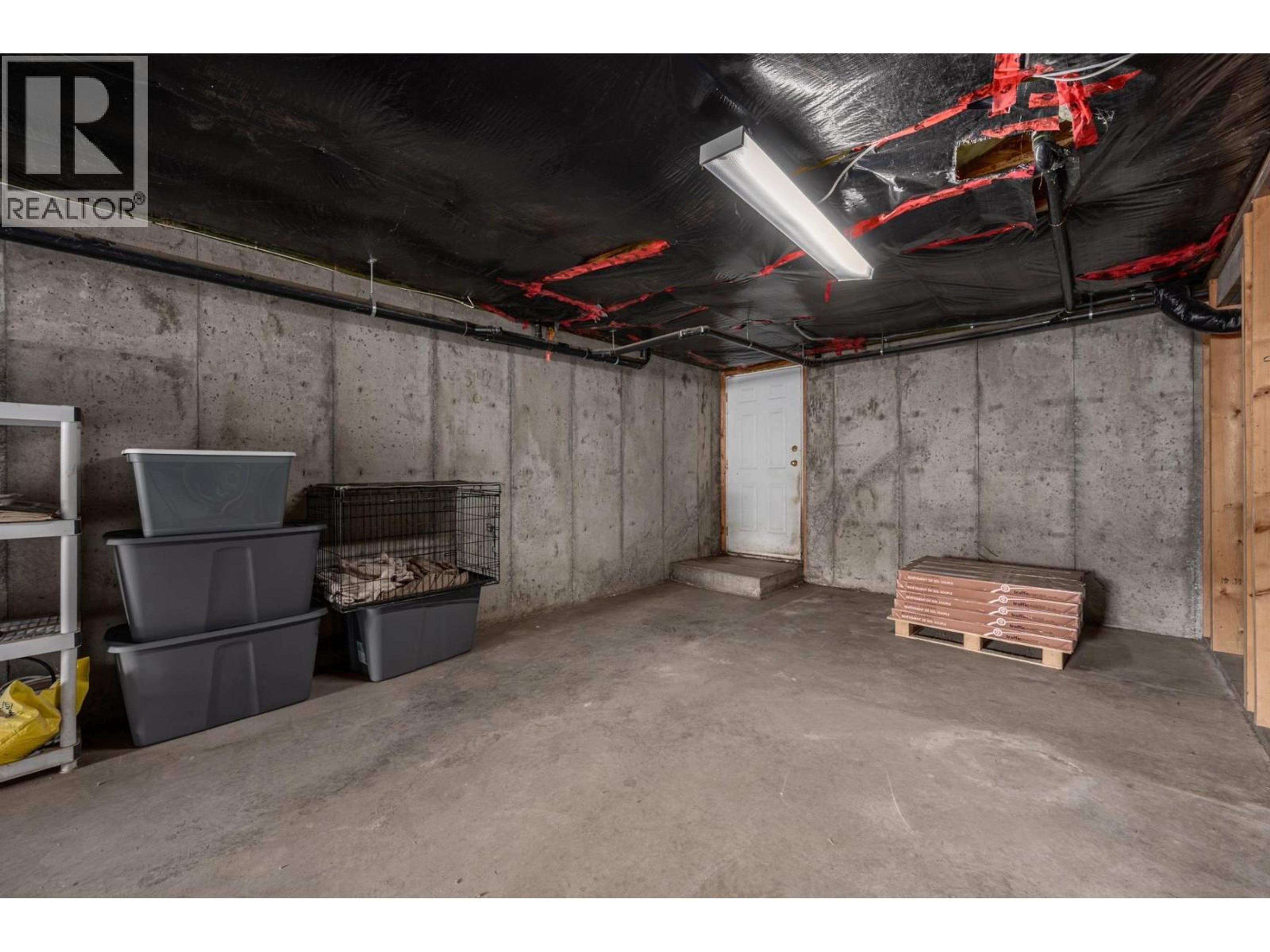 2225 HAZELHURST ROAD - 35