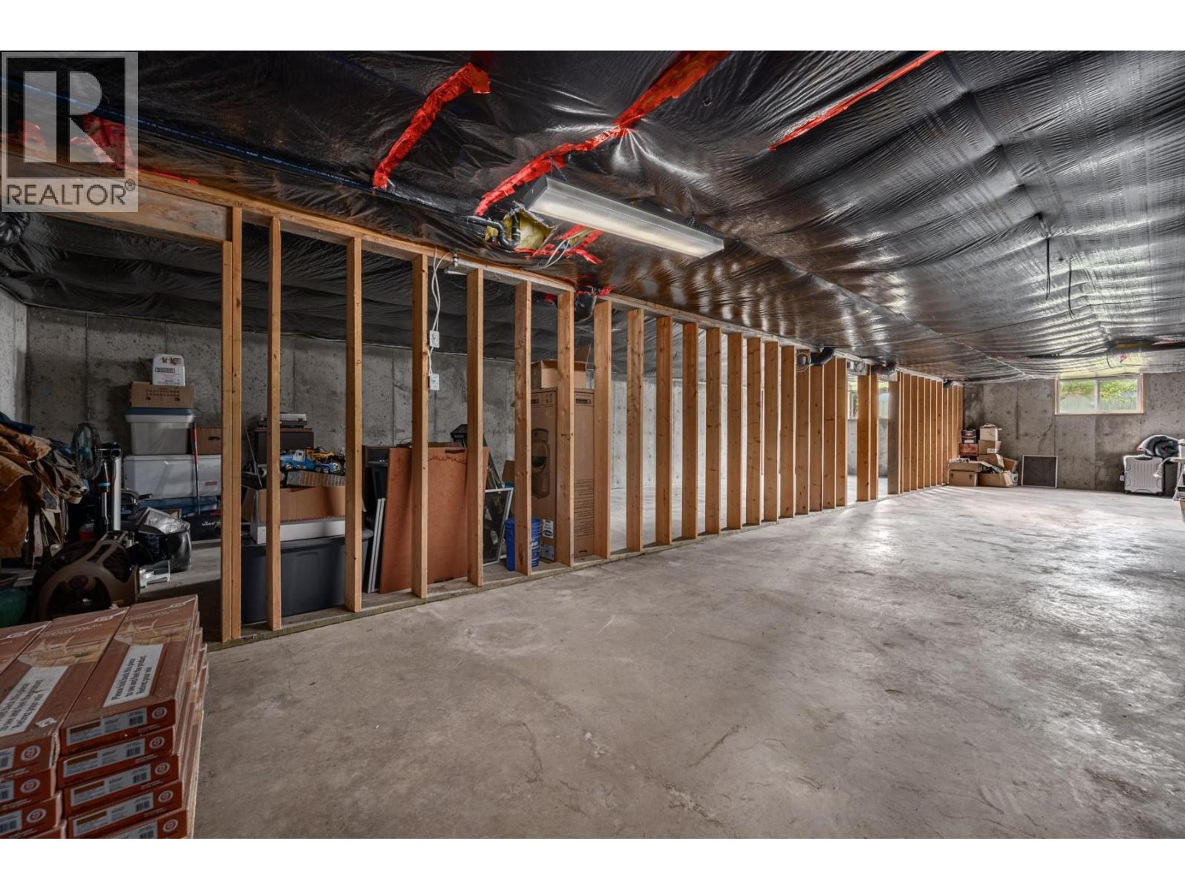 2225 HAZELHURST ROAD - 36