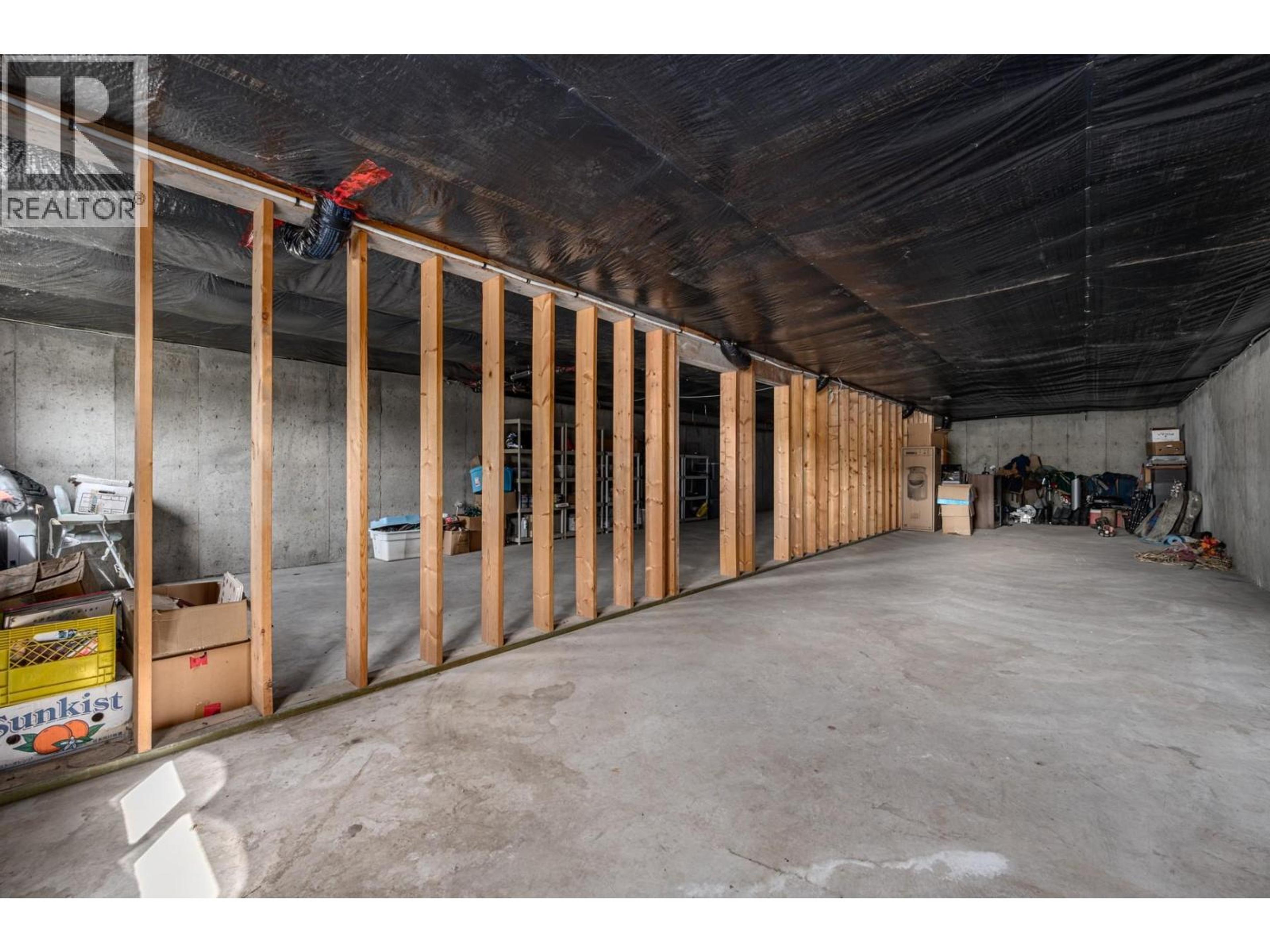 2225 HAZELHURST ROAD - 39