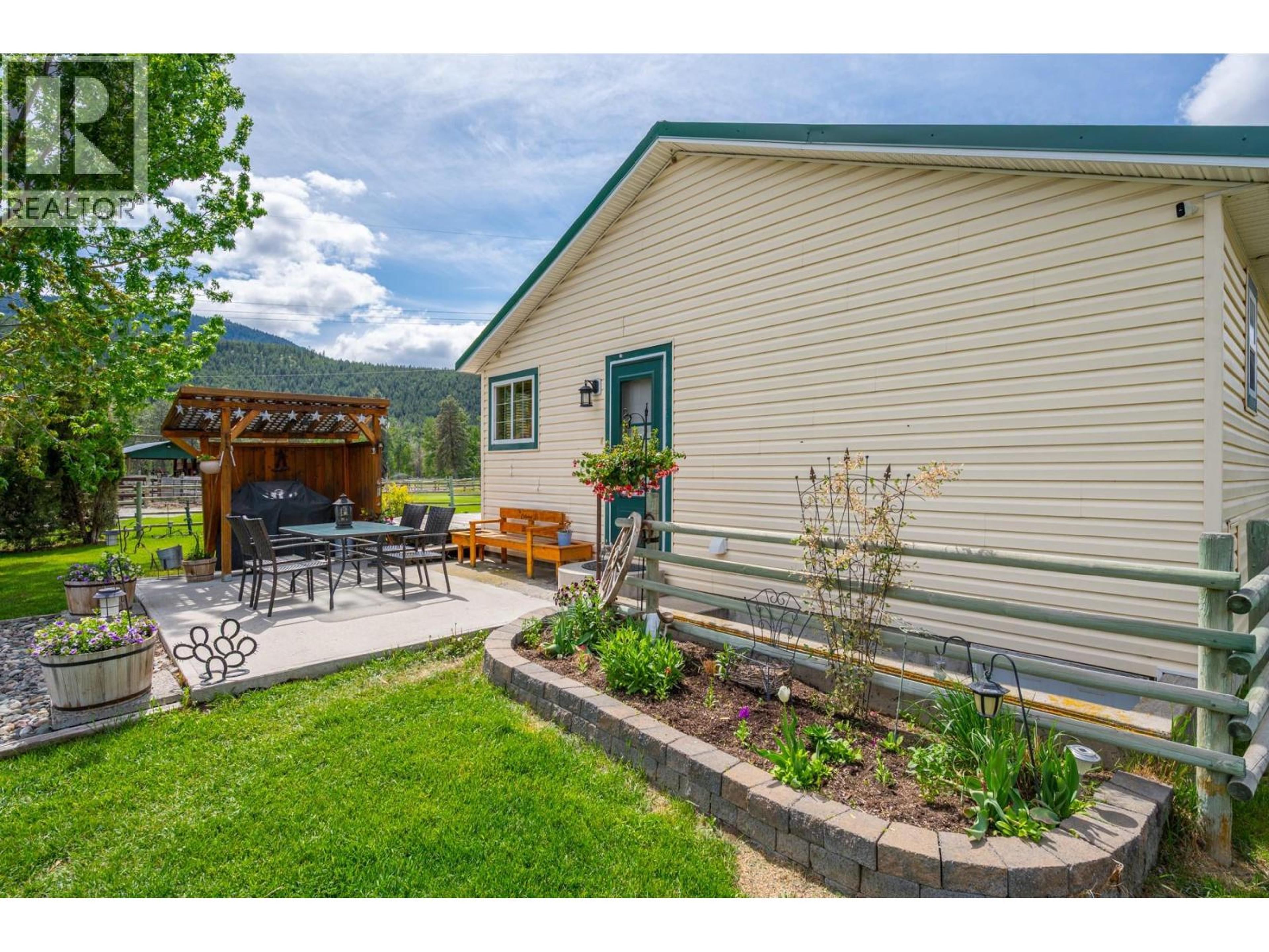 2225 HAZELHURST ROAD - 41