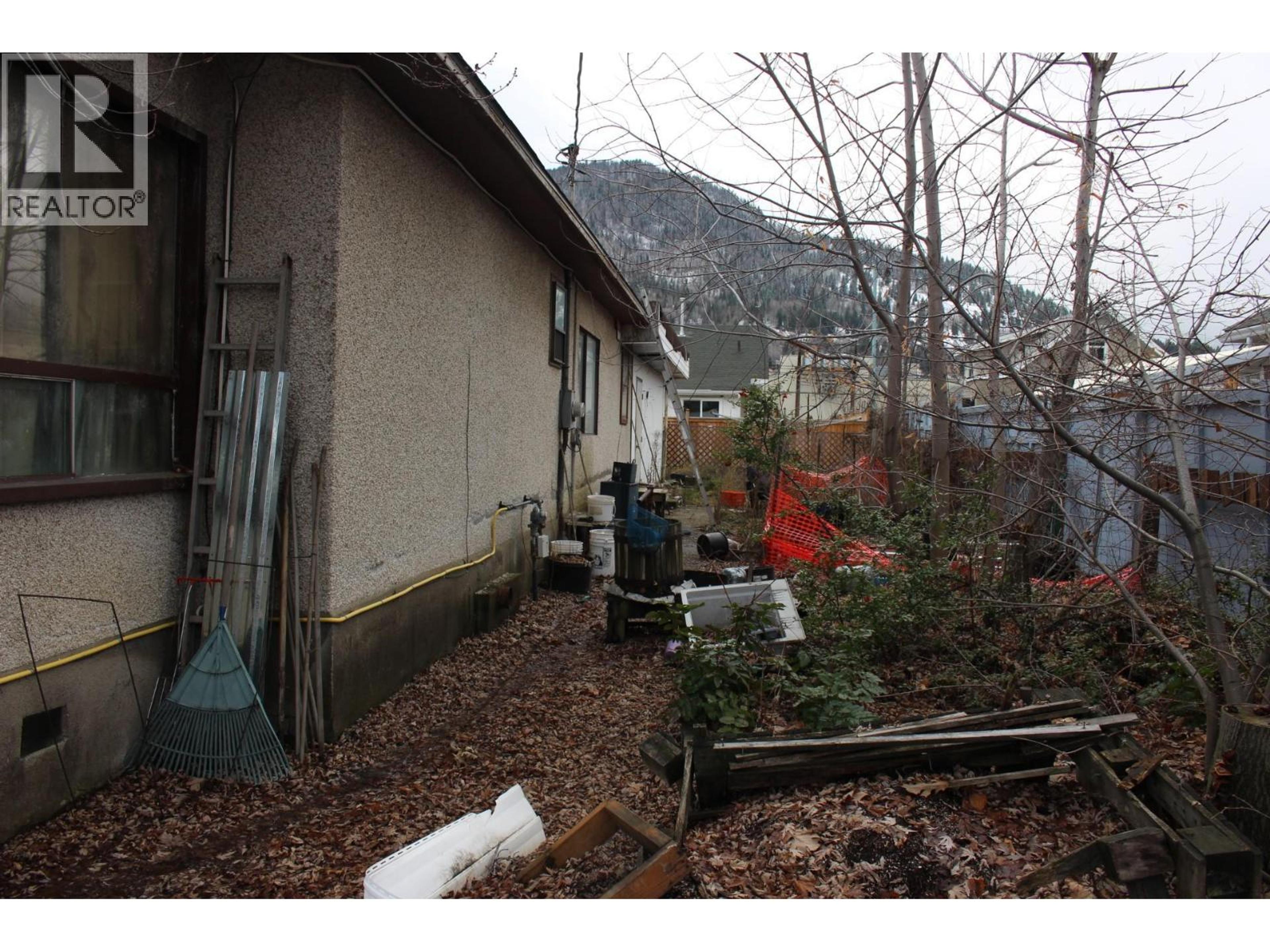 1594 FOURTH AVENUE - Image 4