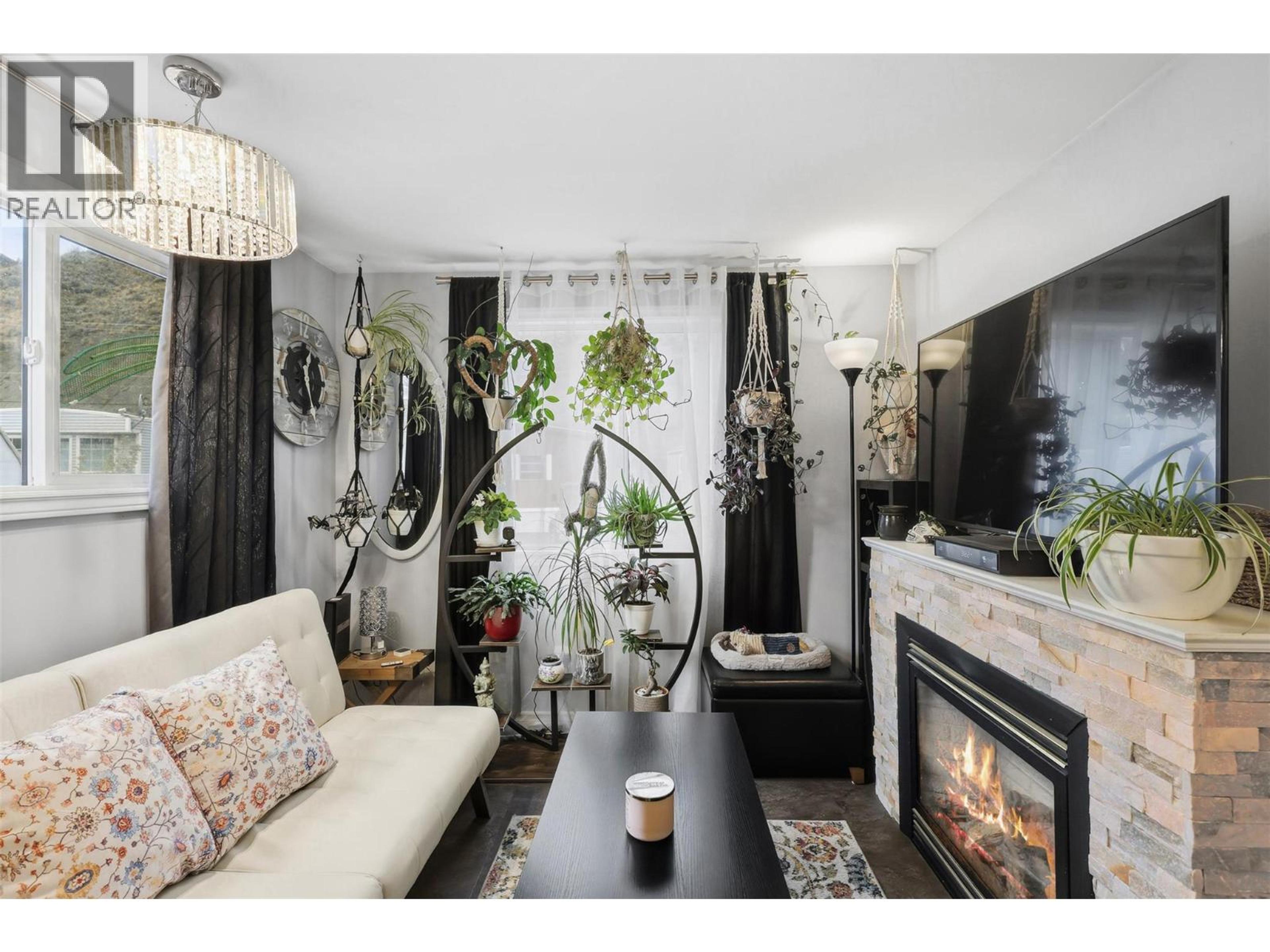 #10 1055 OLD CARIBOO ROAD - 4