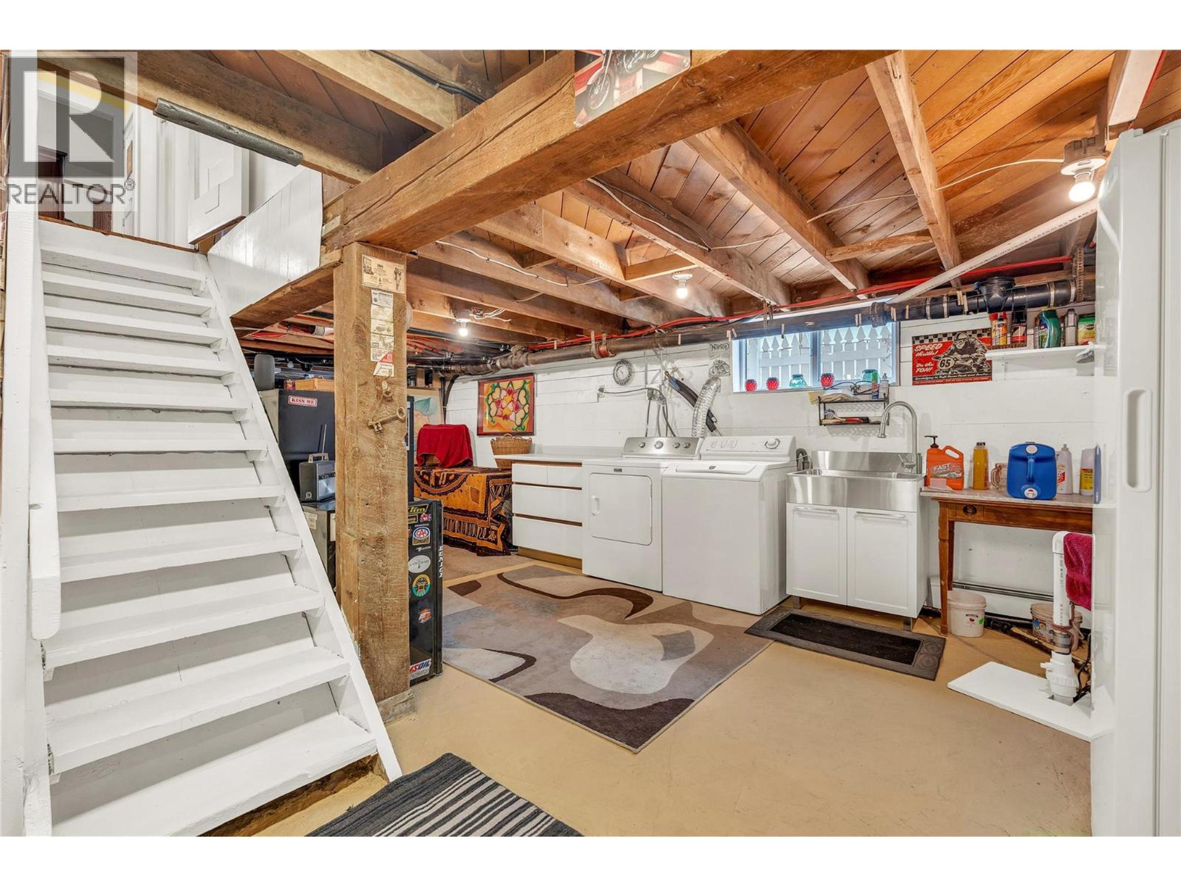 45 FENCHURCH AVENUE - 18