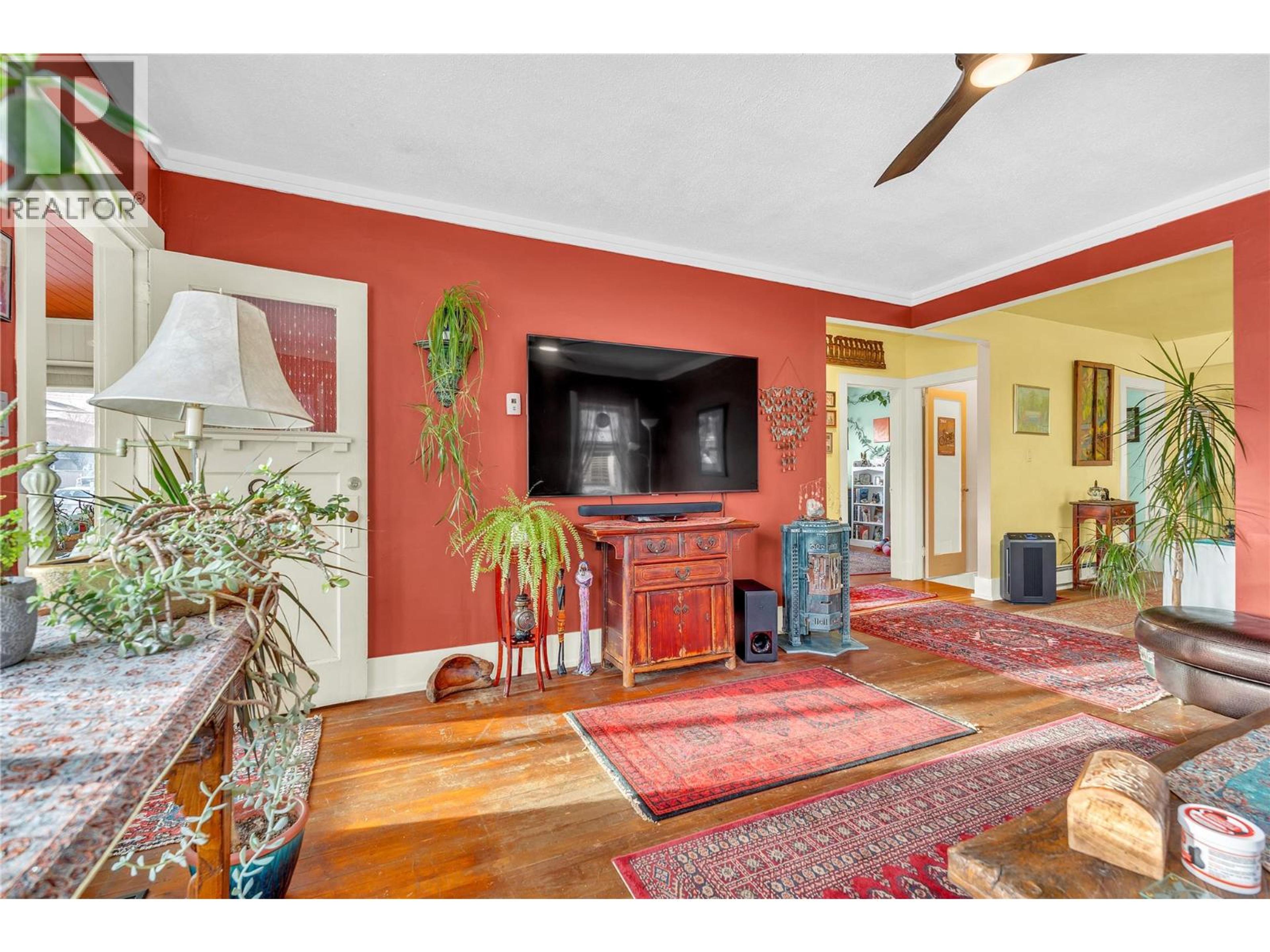 45 FENCHURCH AVENUE - 16