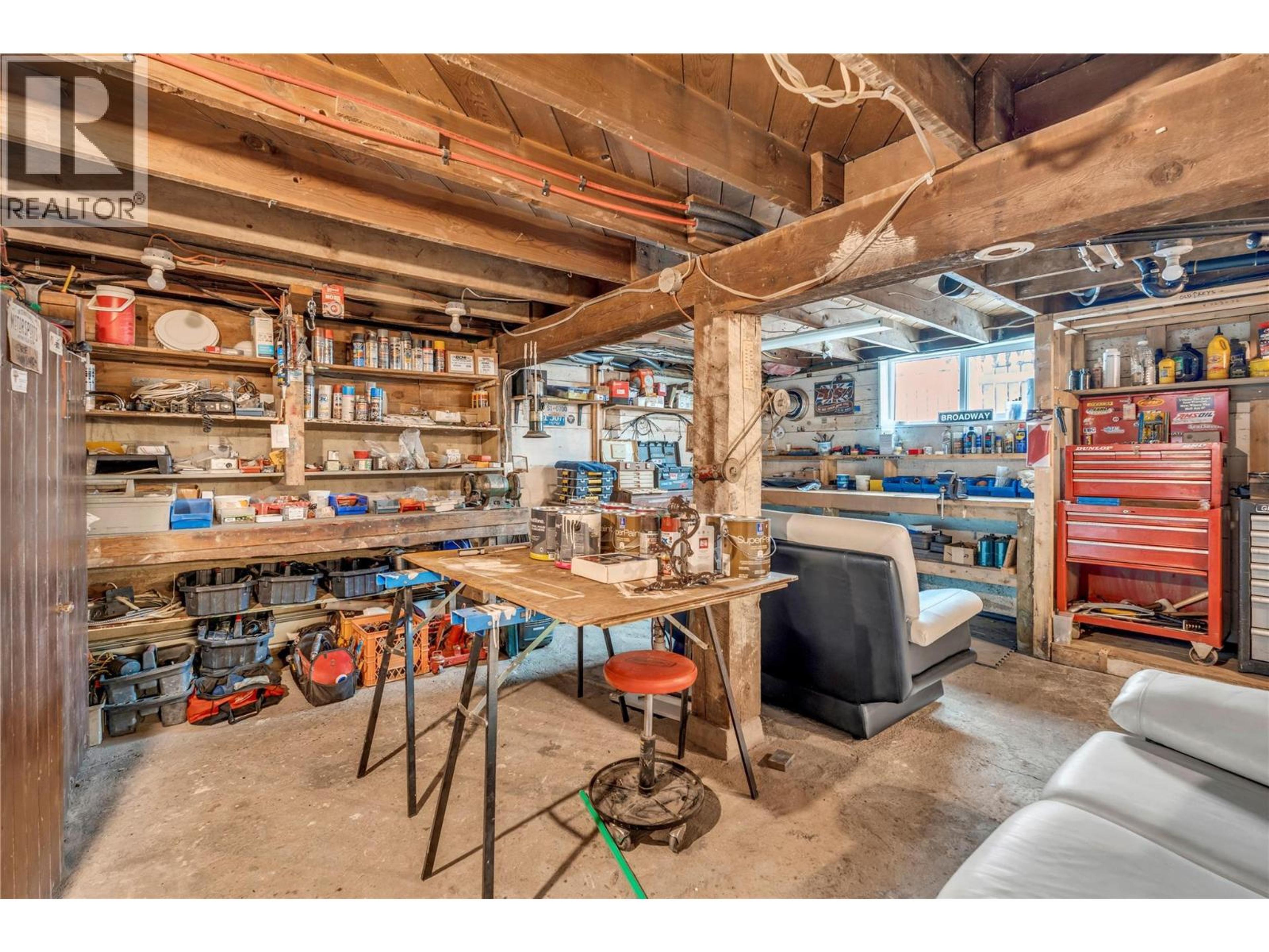 45 FENCHURCH AVENUE - 19