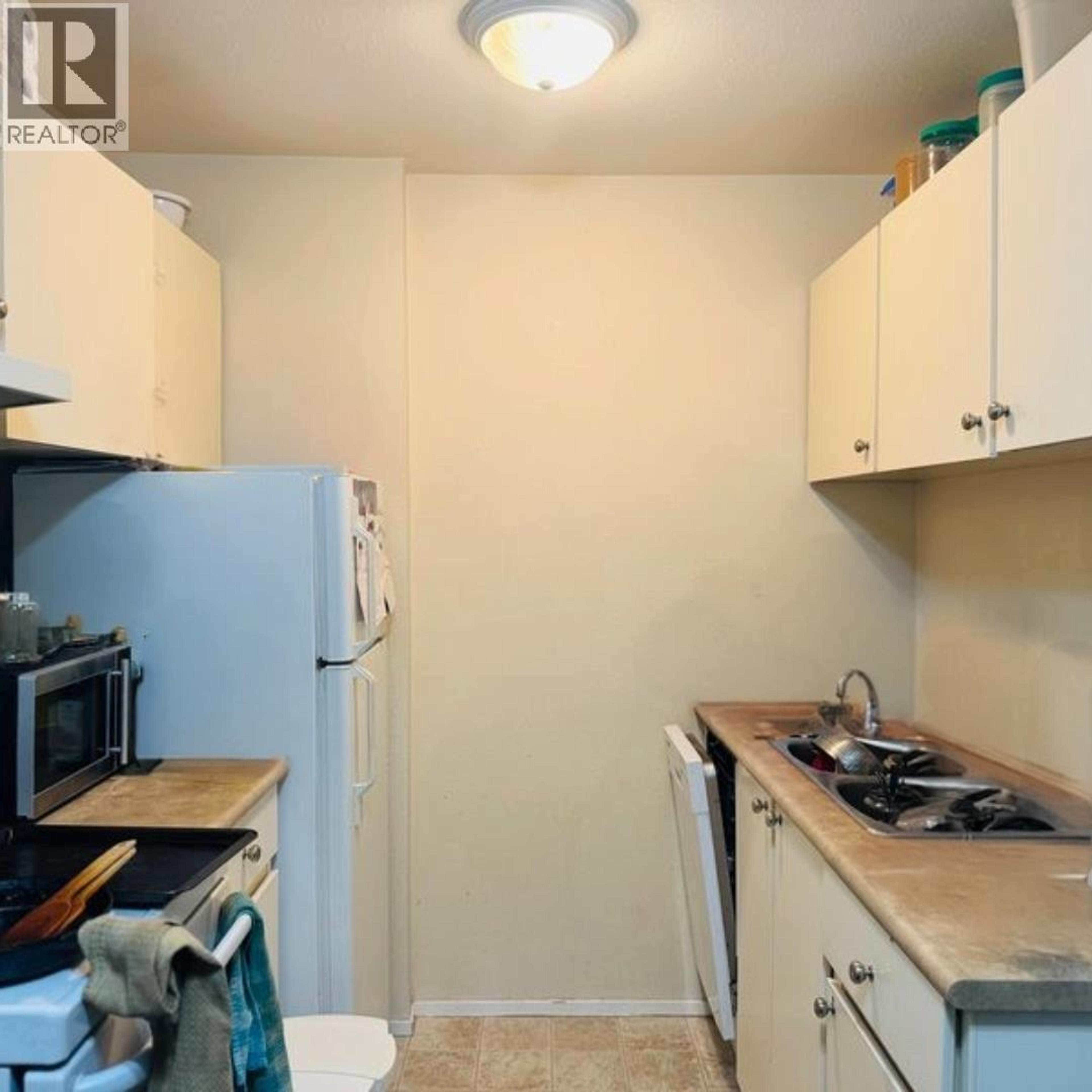 #311 282 N BROADWAY AVENUE - Image 3