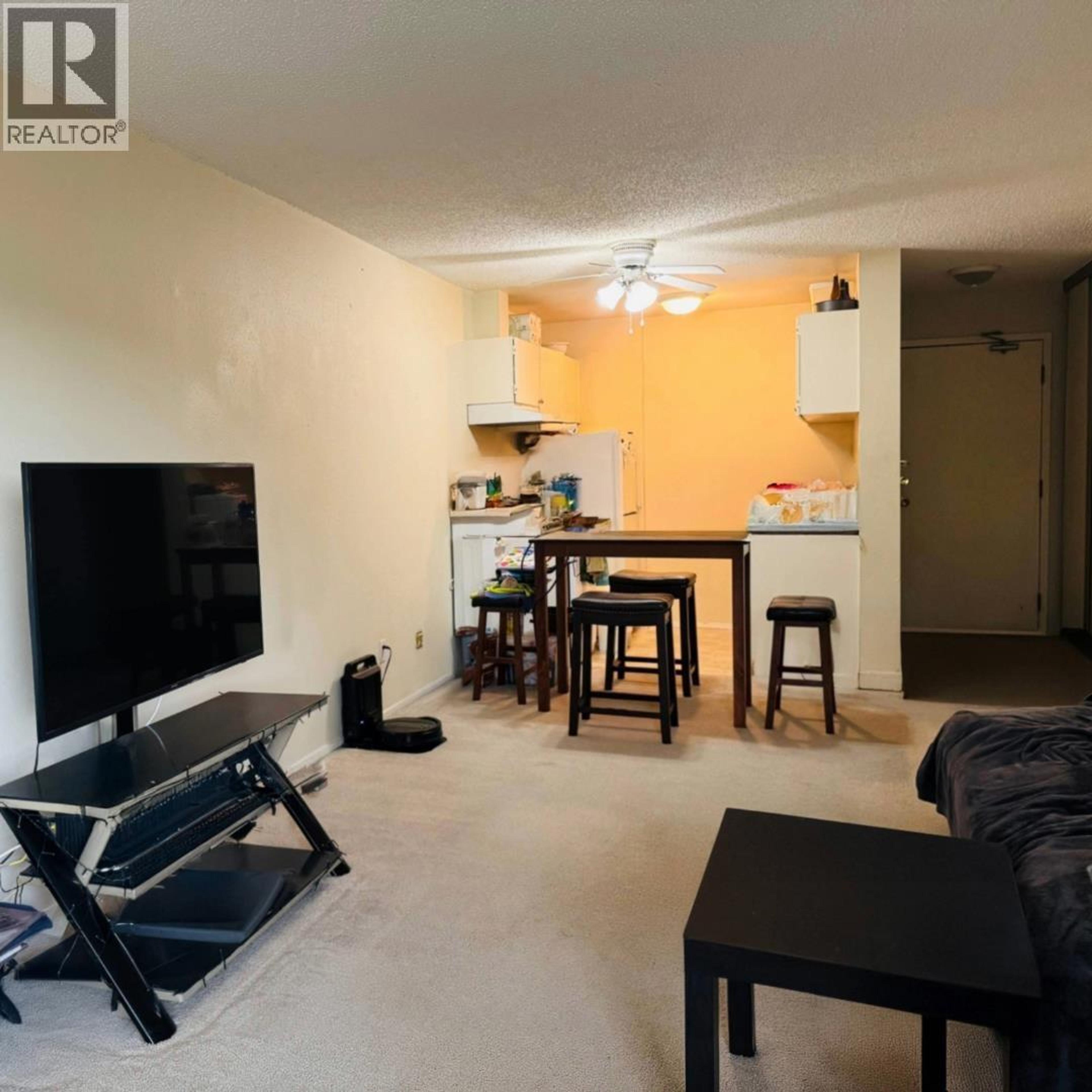 #311 282 N BROADWAY AVENUE - Image 2