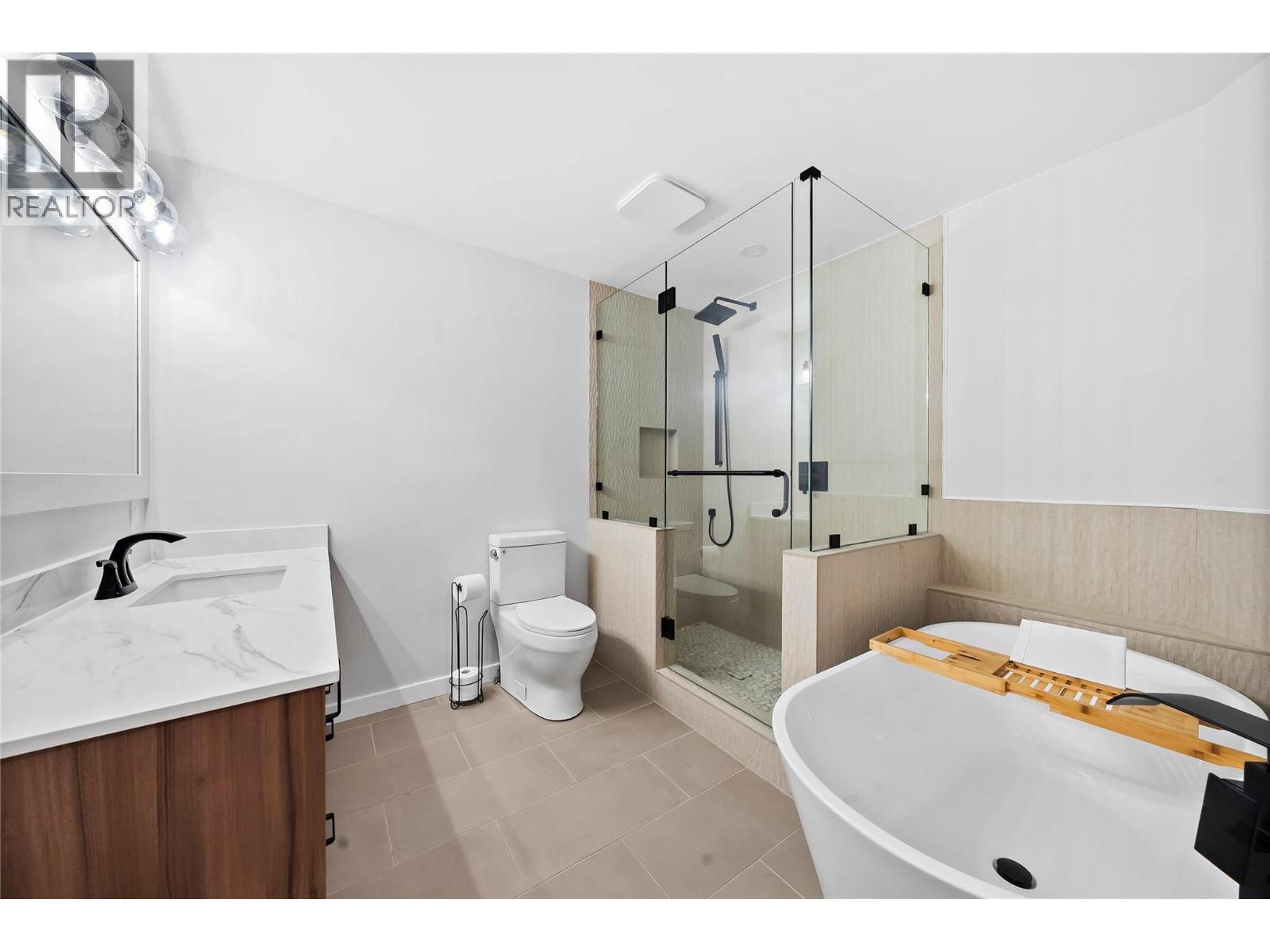 2022 EAGLE BAY ROAD - 25