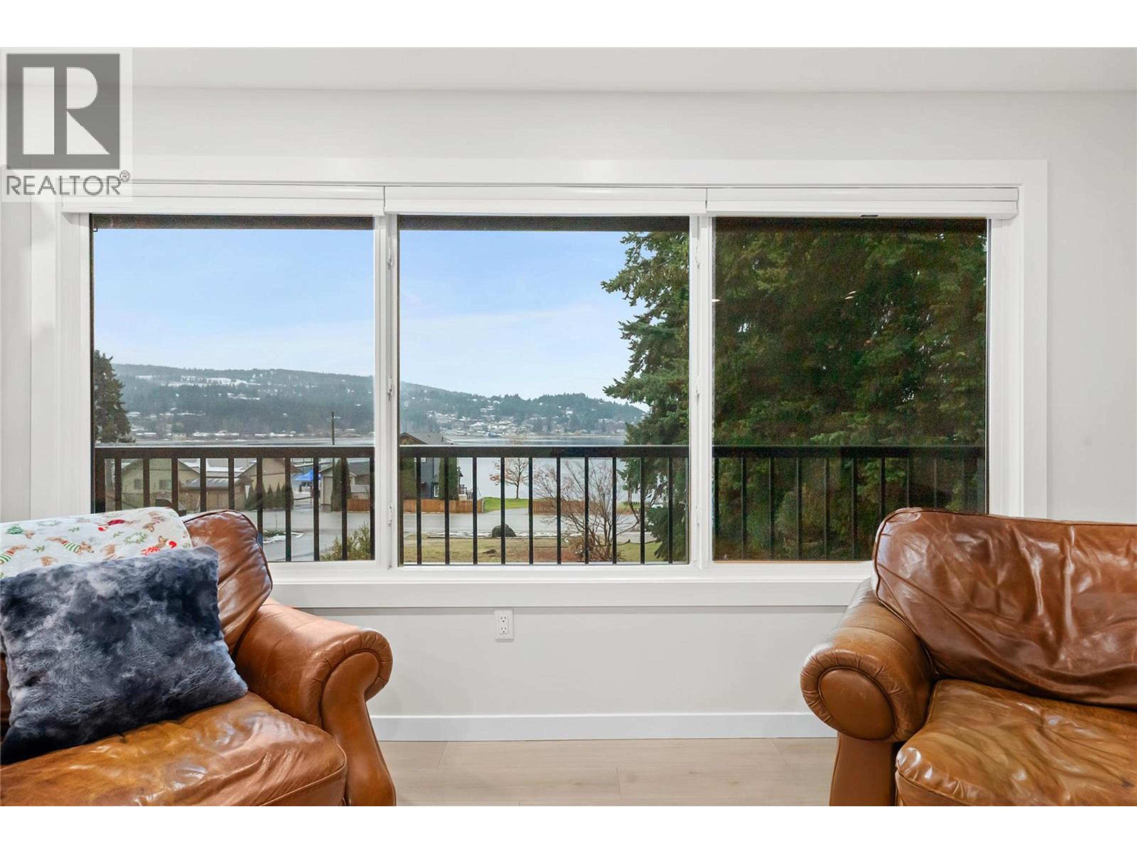 2022 EAGLE BAY ROAD - 14