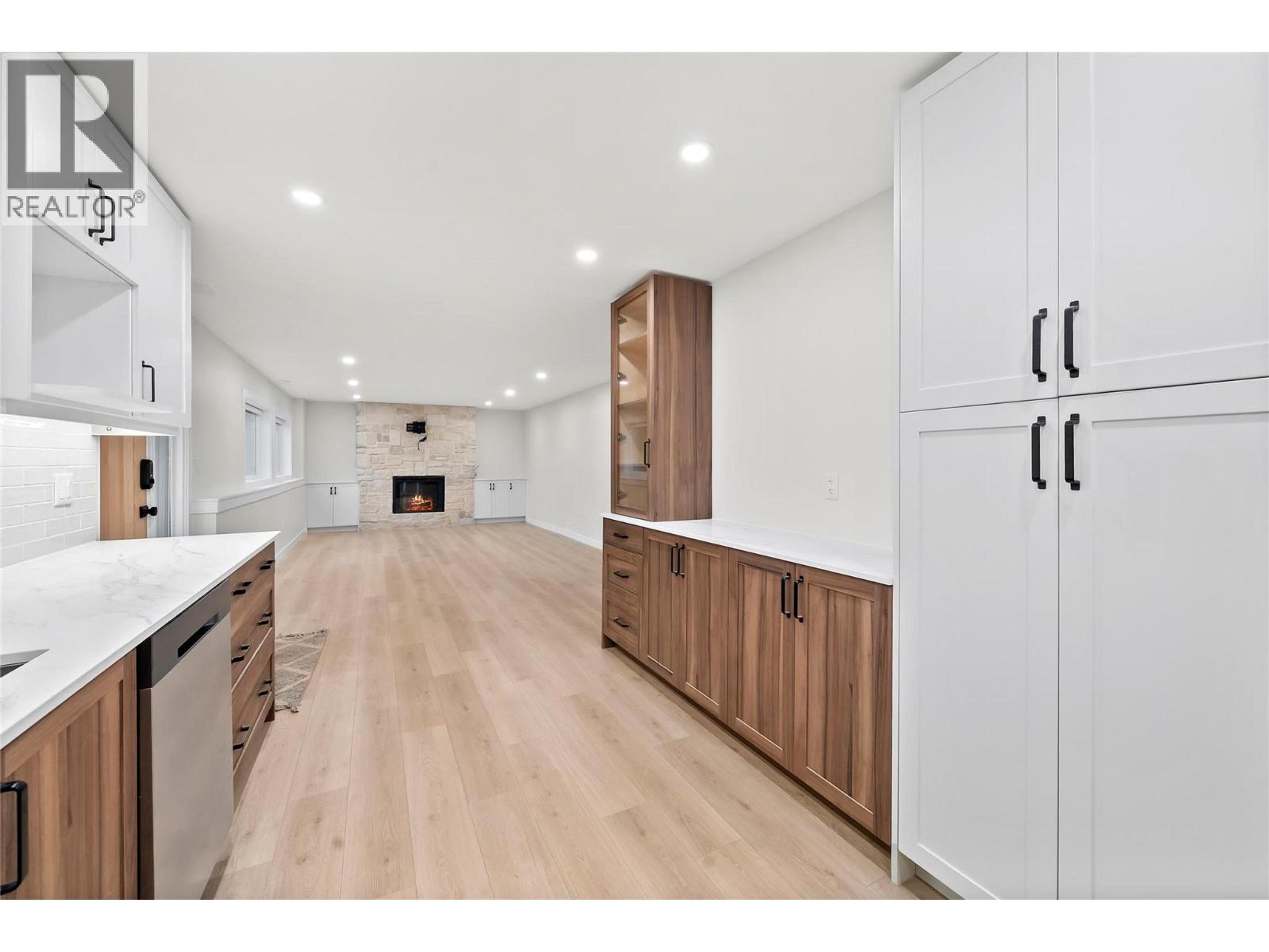 2022 EAGLE BAY ROAD - 45