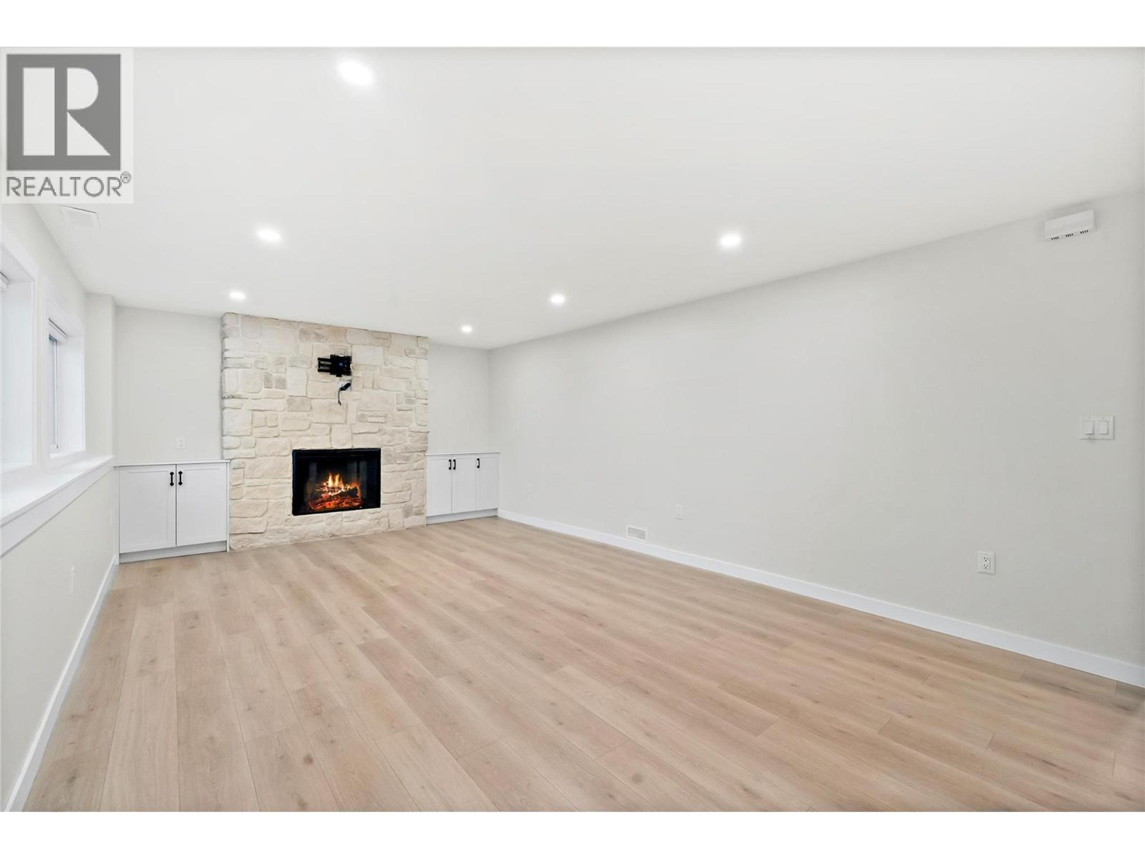 2022 EAGLE BAY ROAD - 38