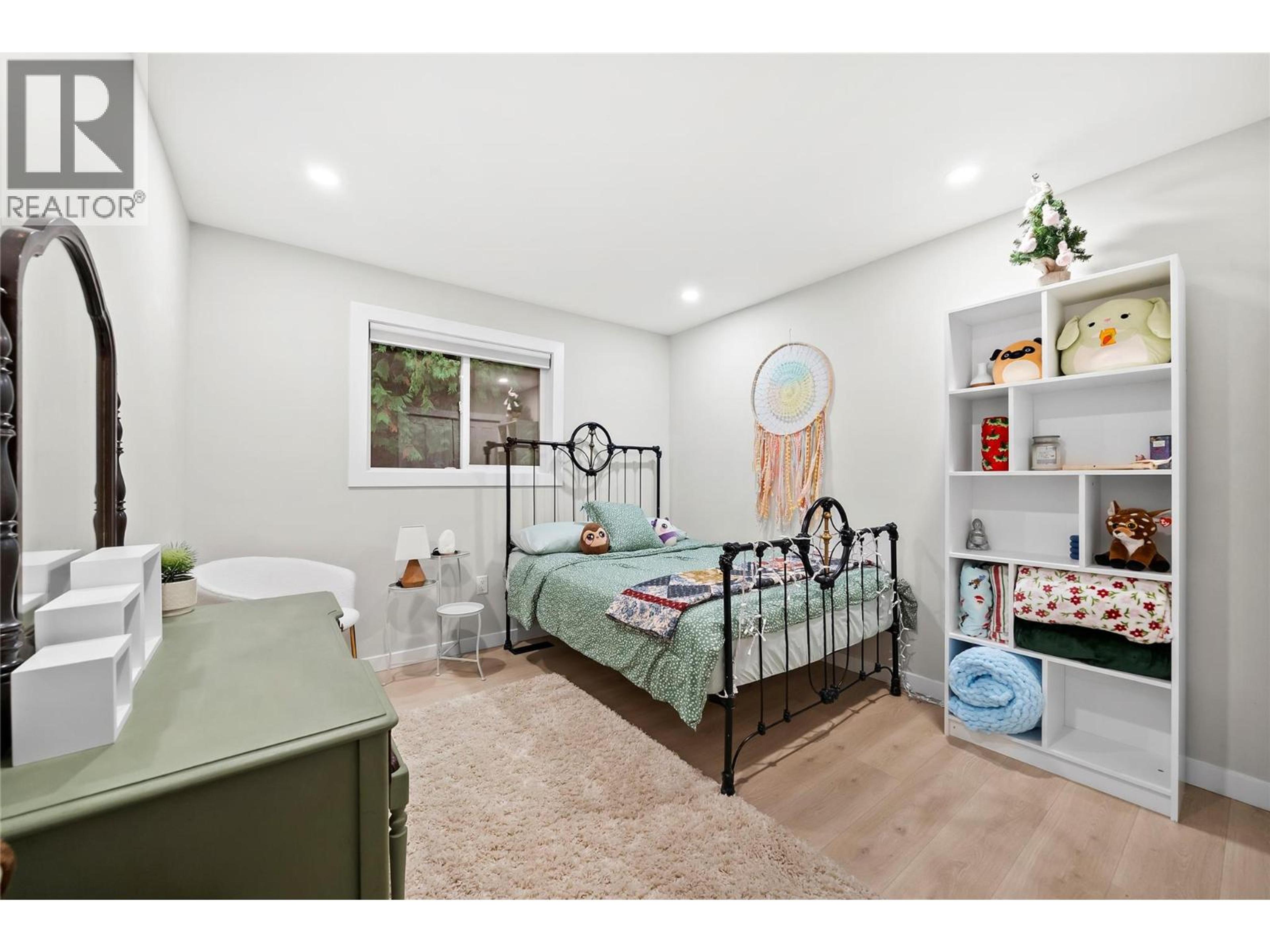 2022 EAGLE BAY ROAD - 29