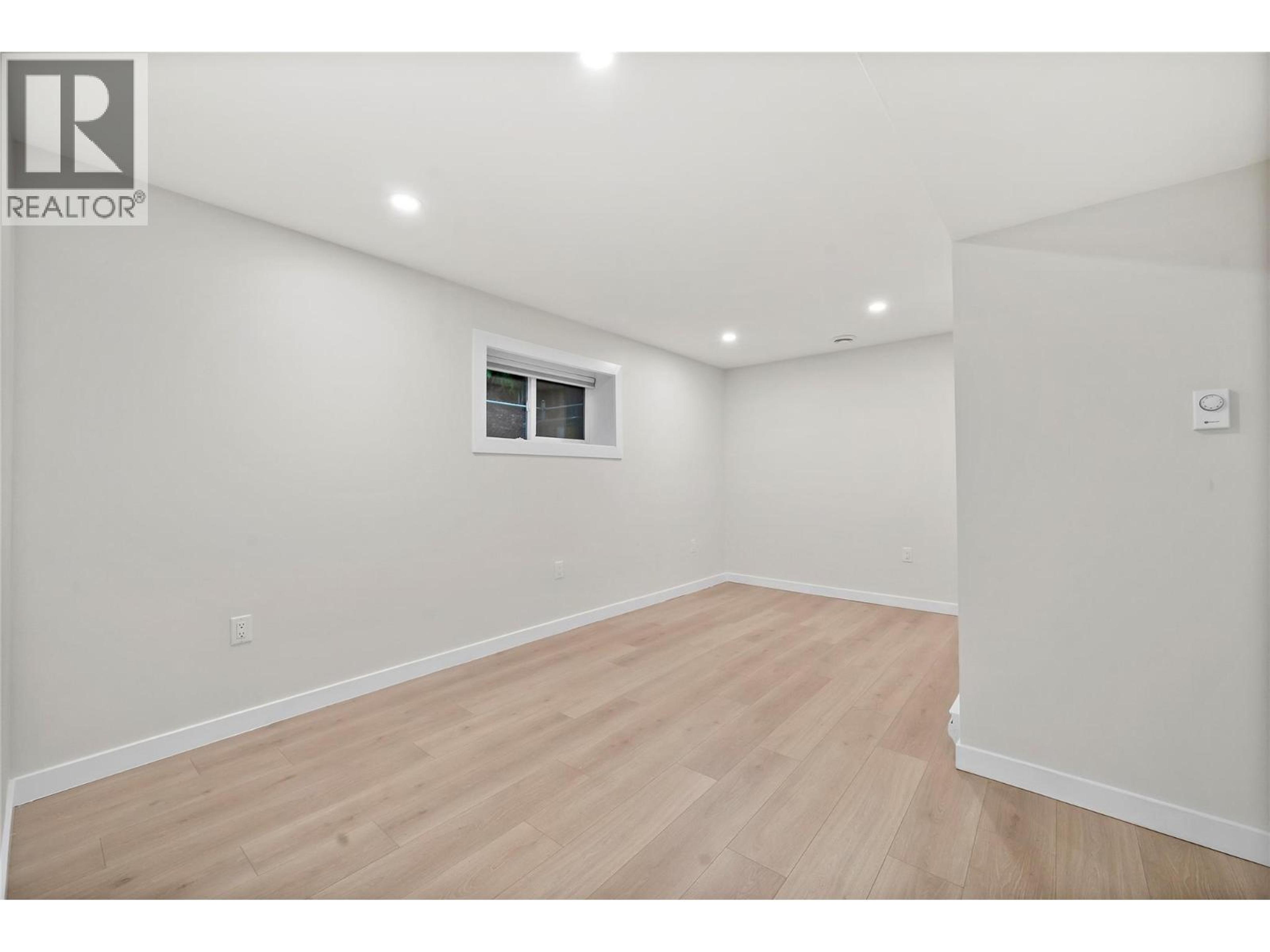 2022 EAGLE BAY ROAD - 32