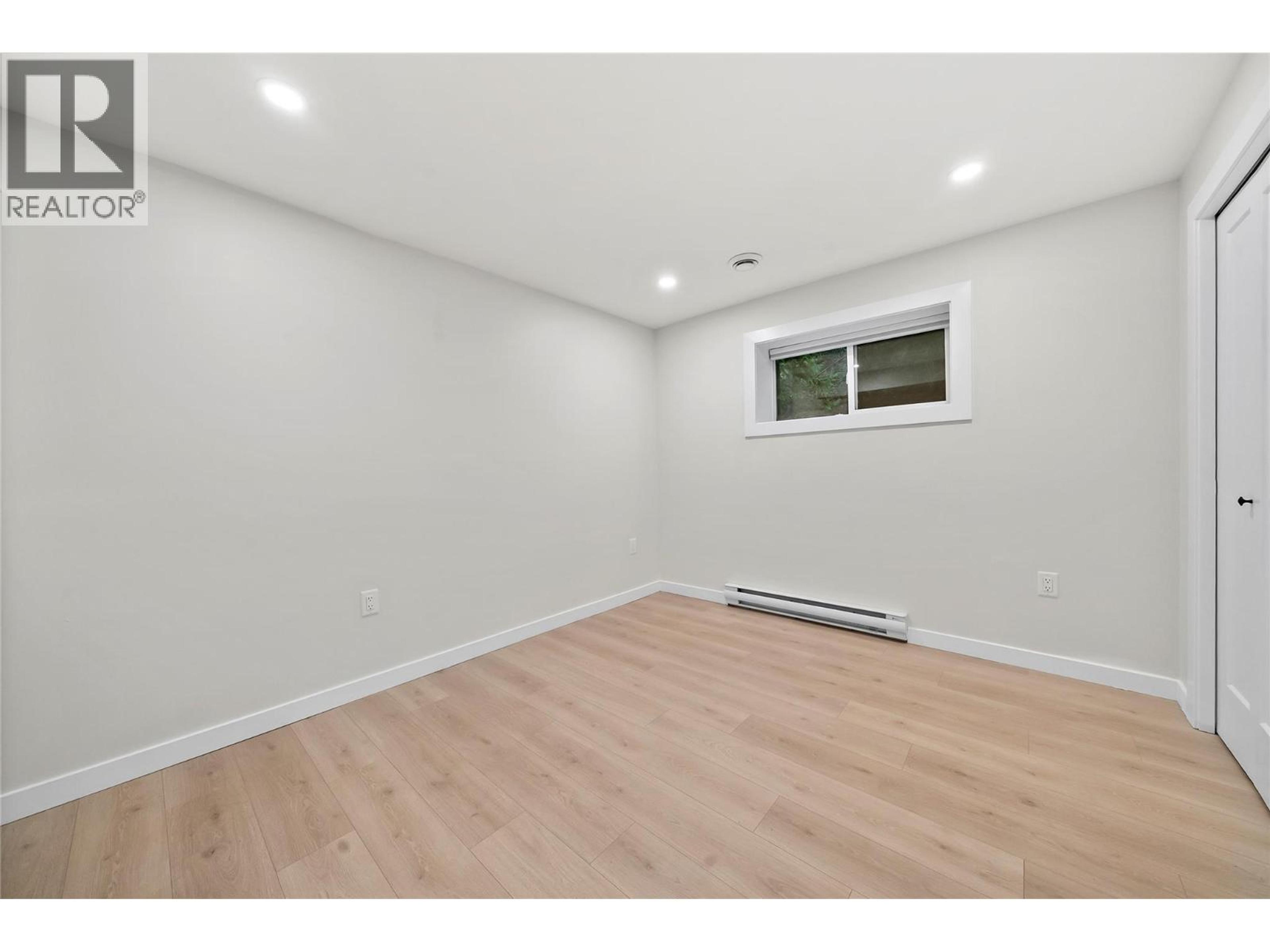 2022 EAGLE BAY ROAD - 35