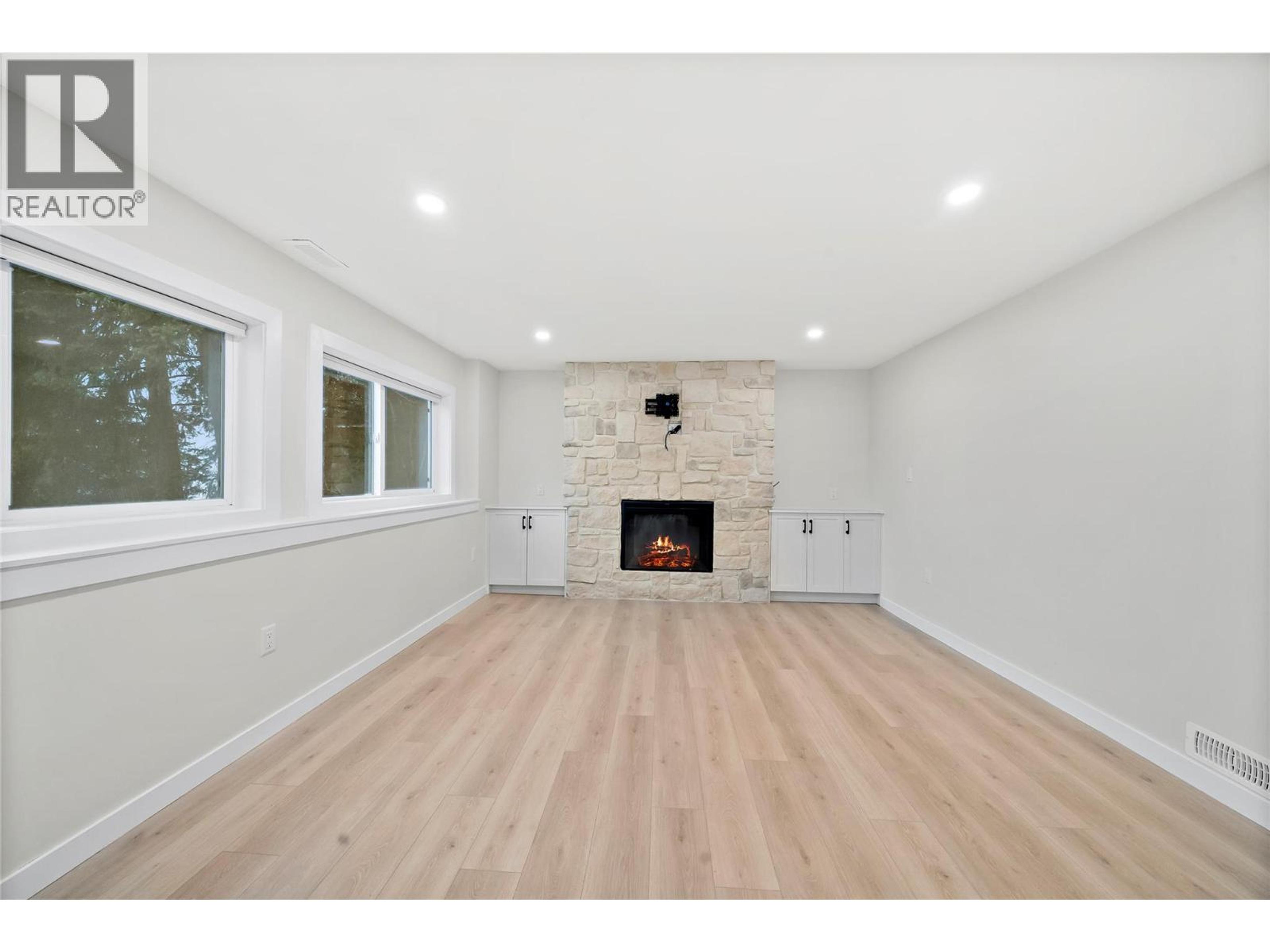 2022 EAGLE BAY ROAD - 39