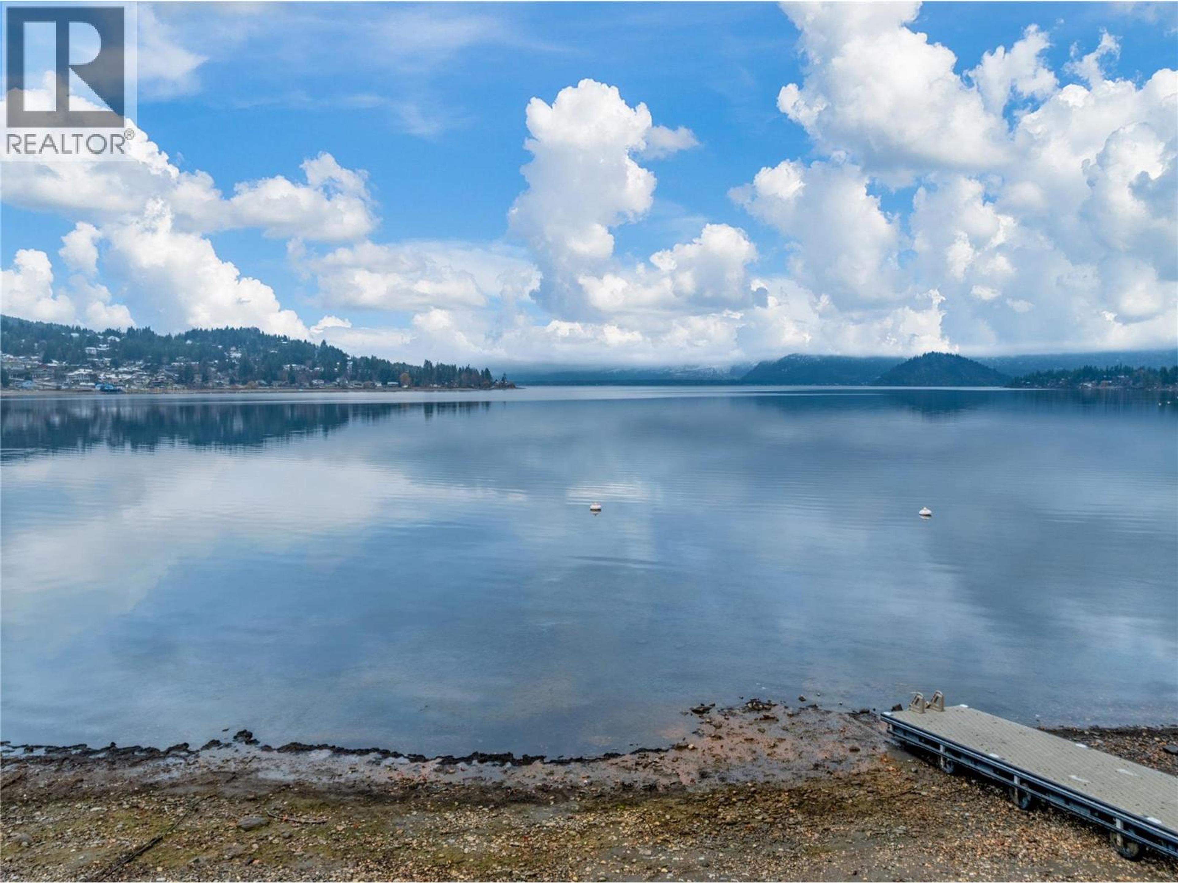 2022 EAGLE BAY ROAD - Image 2