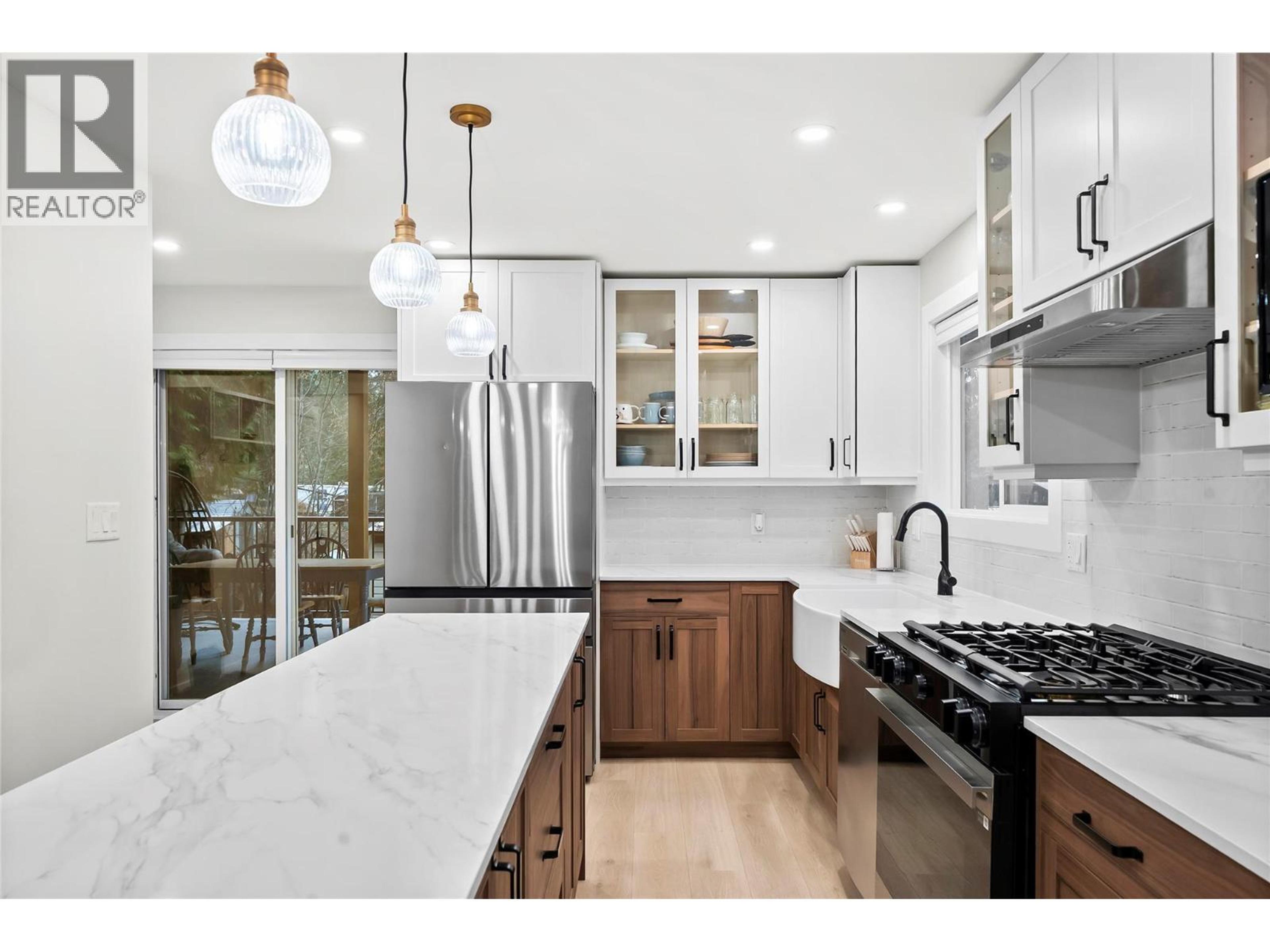 2022 EAGLE BAY ROAD - 22