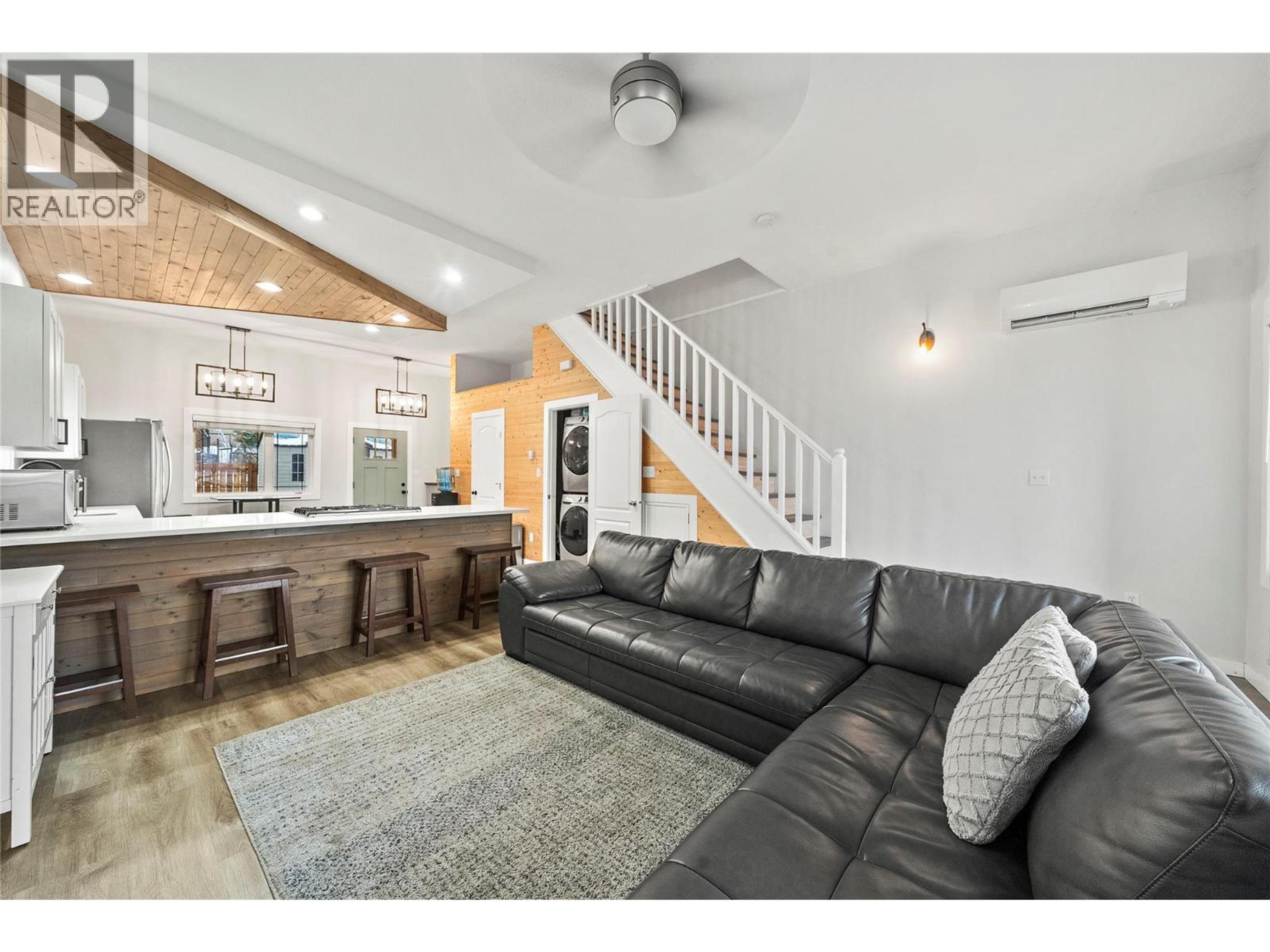 2022 EAGLE BAY ROAD - 66