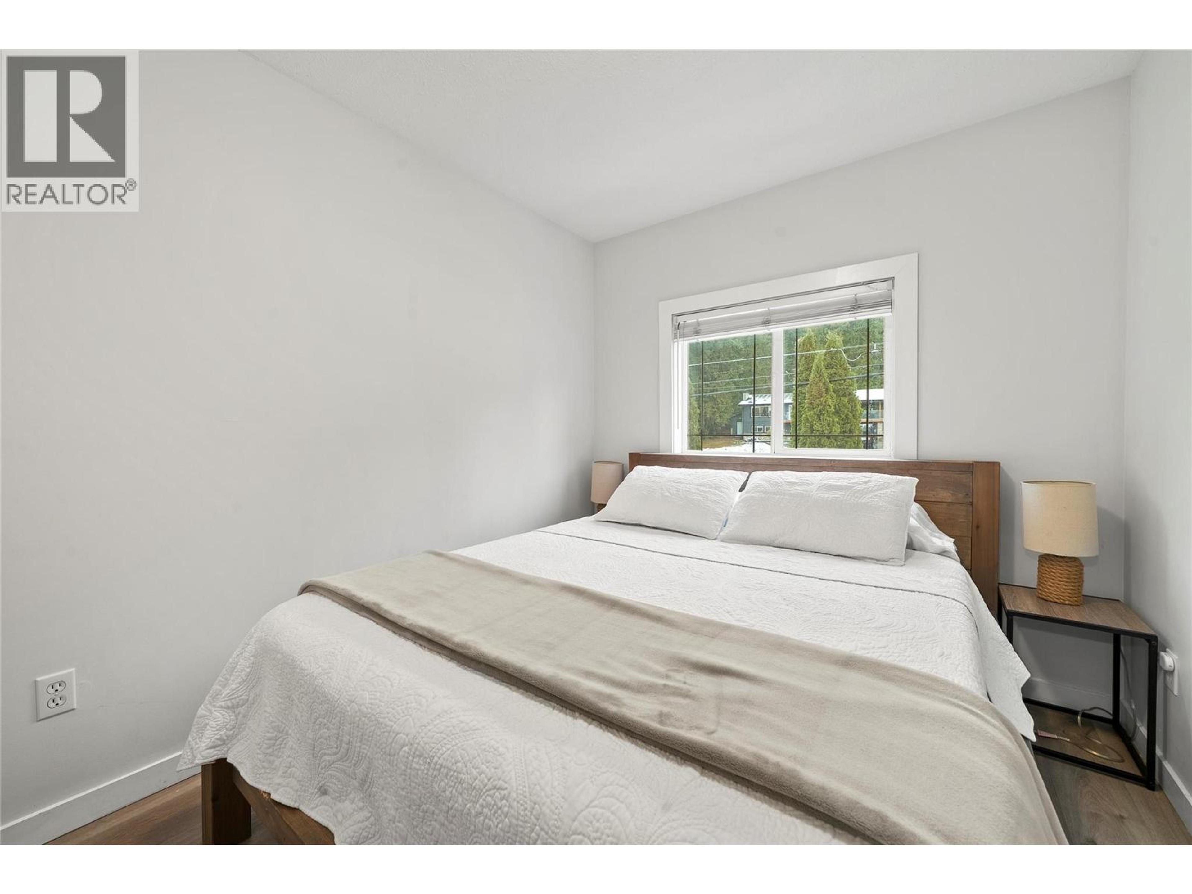 2022 EAGLE BAY ROAD - 71