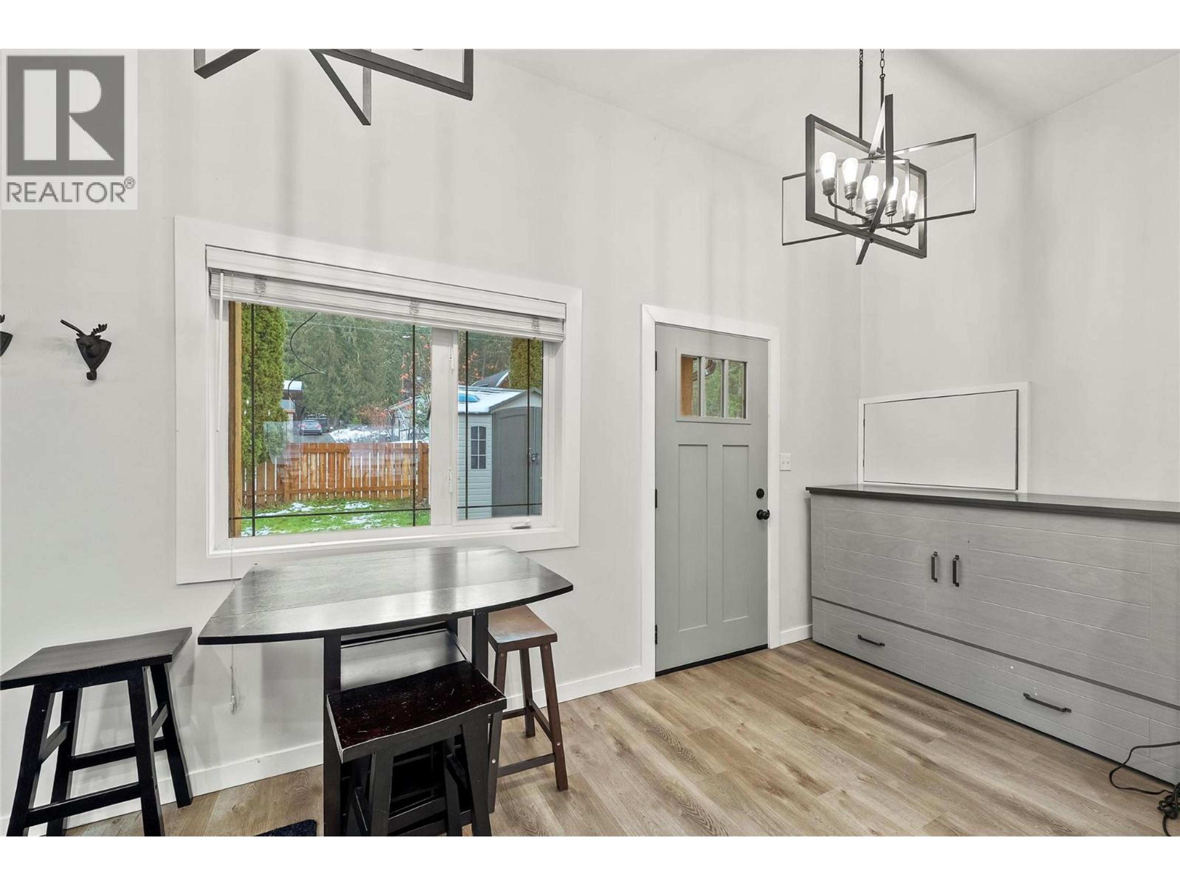 2022 EAGLE BAY ROAD - 60