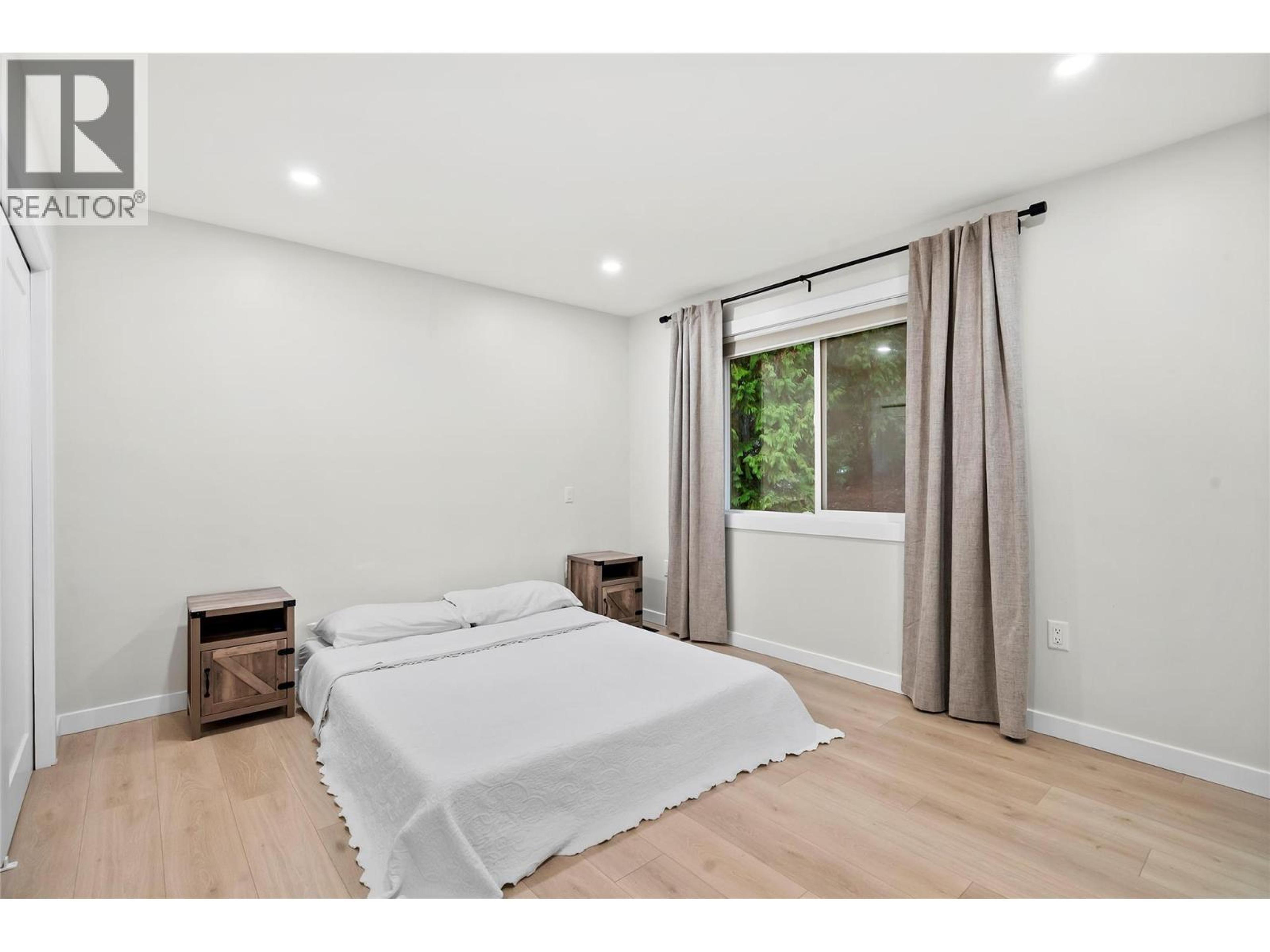 2022 EAGLE BAY ROAD - 23