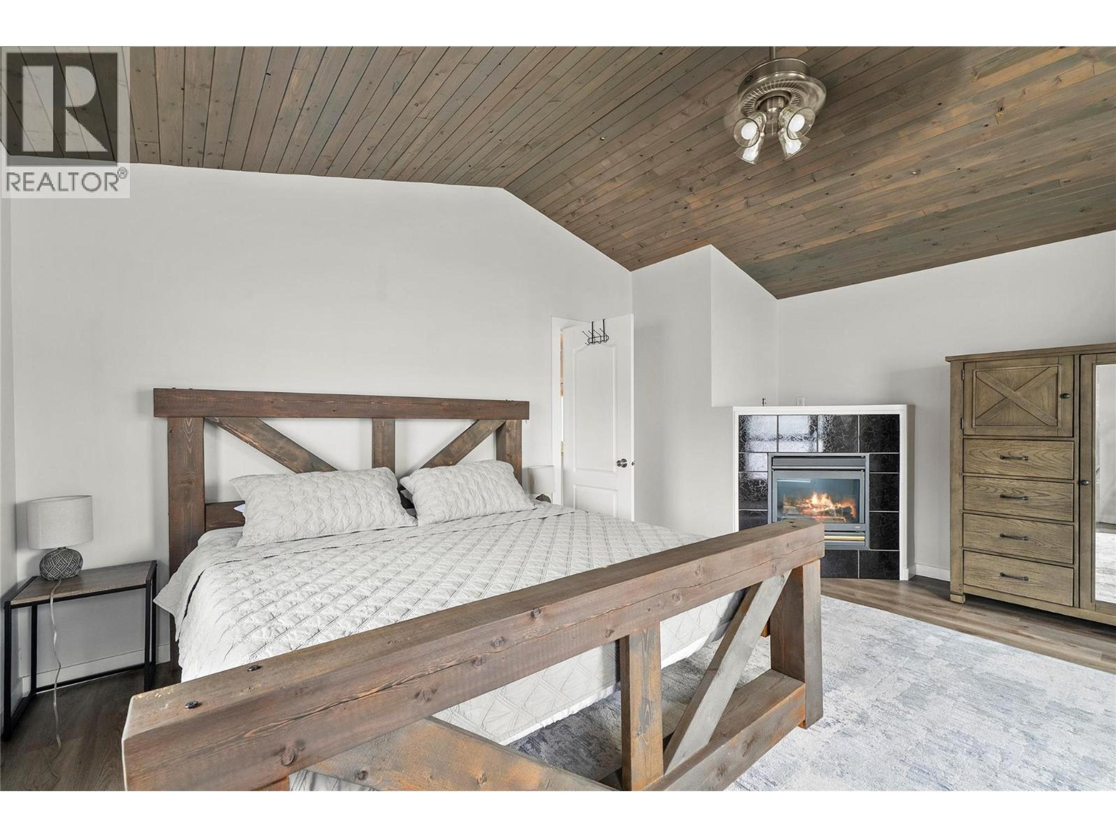 2022 EAGLE BAY ROAD - 74