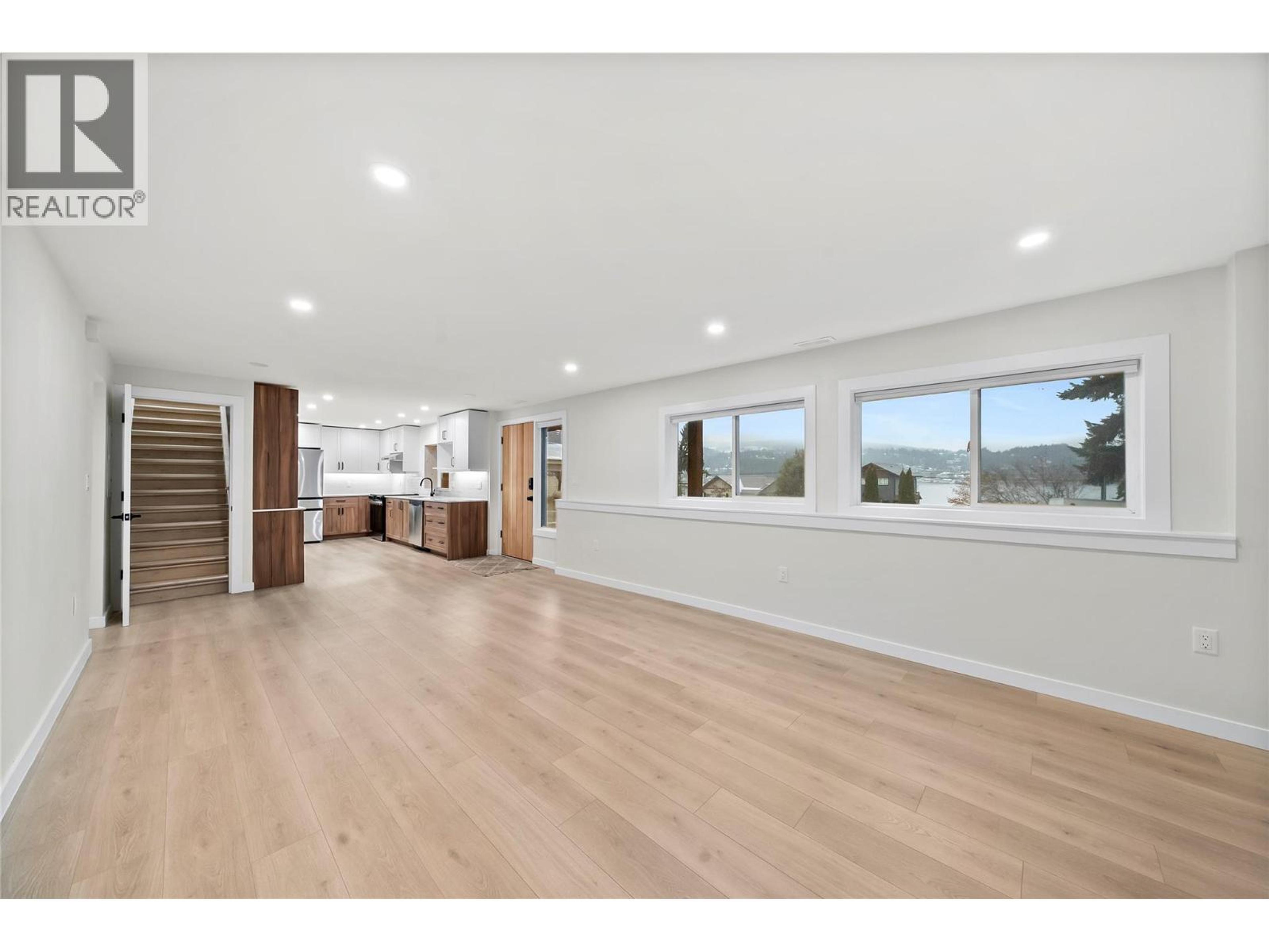 2022 EAGLE BAY ROAD - 41