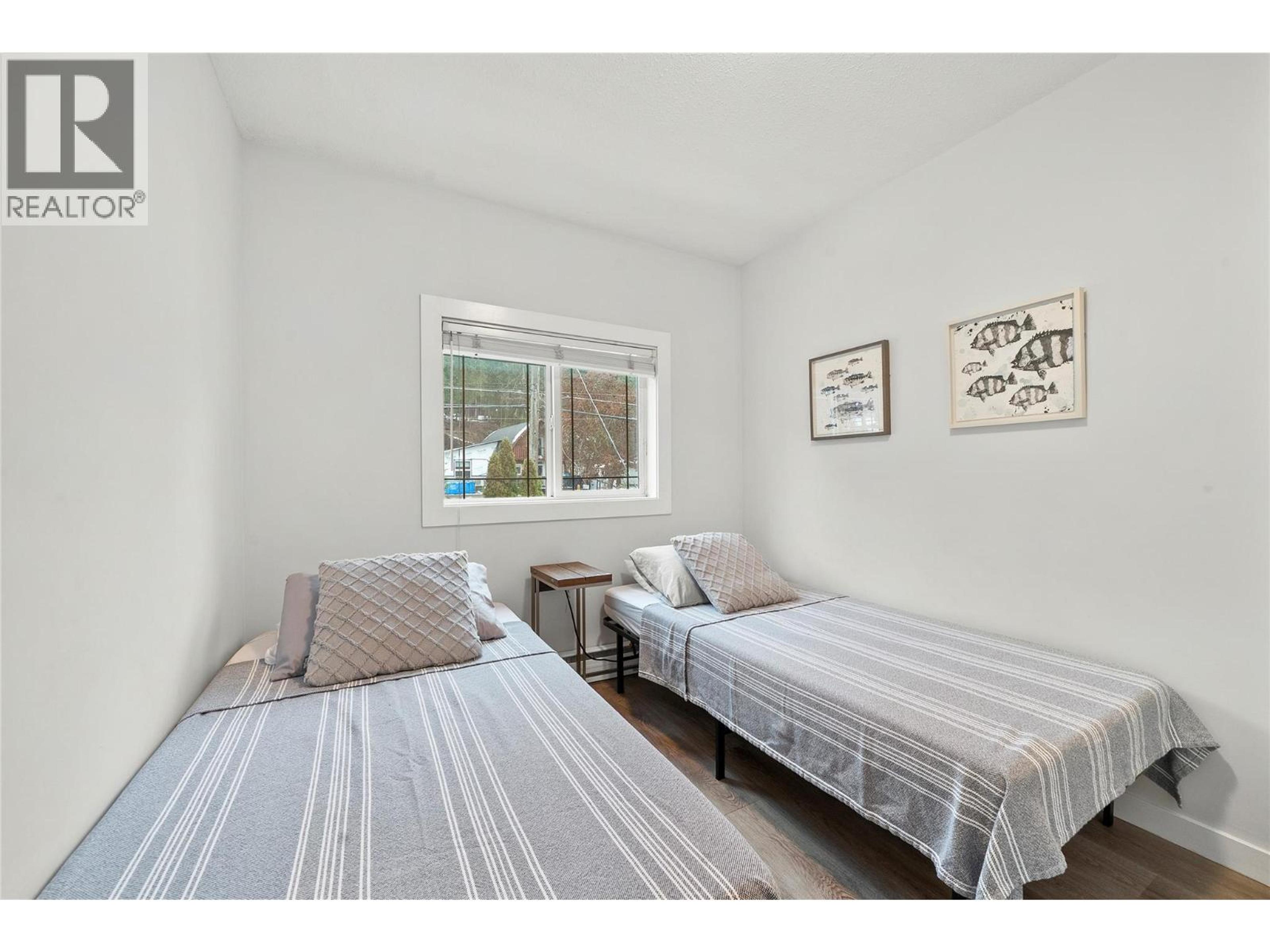 2022 EAGLE BAY ROAD - 70