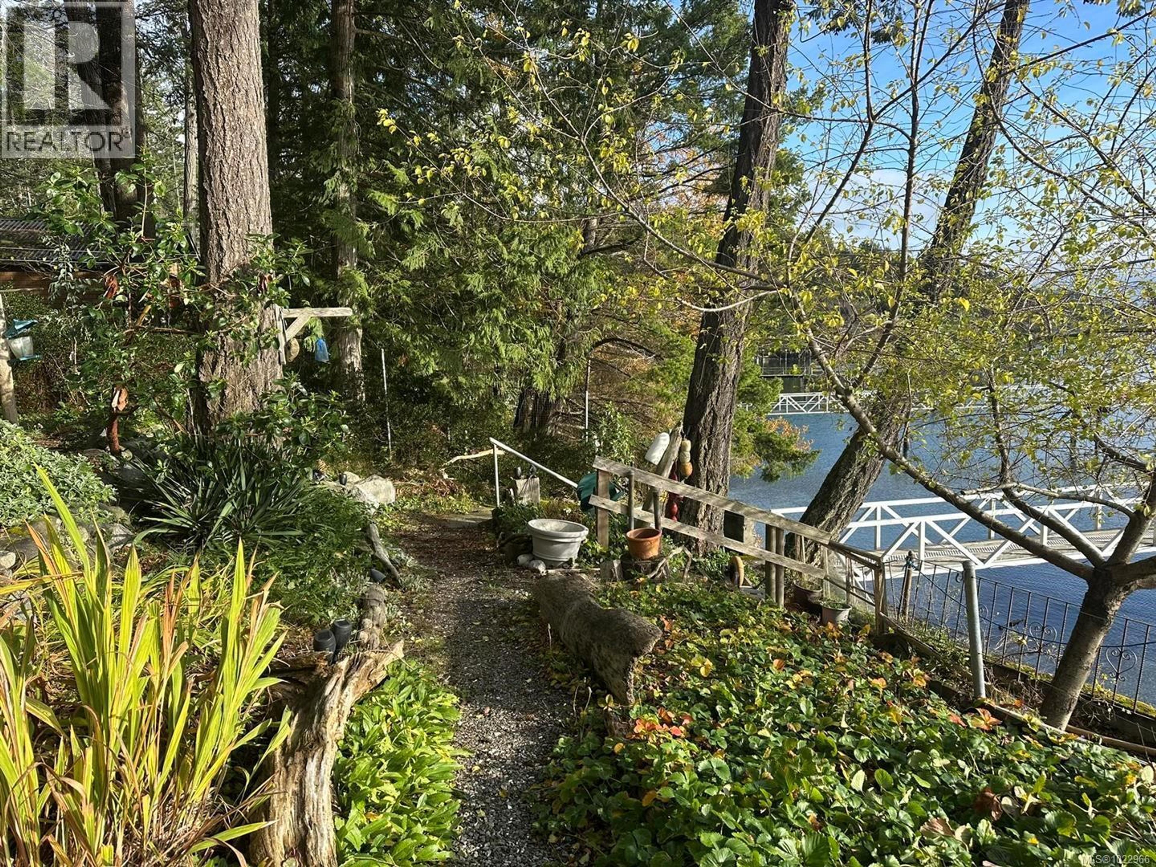 10 MCKENZIE CRES - 4