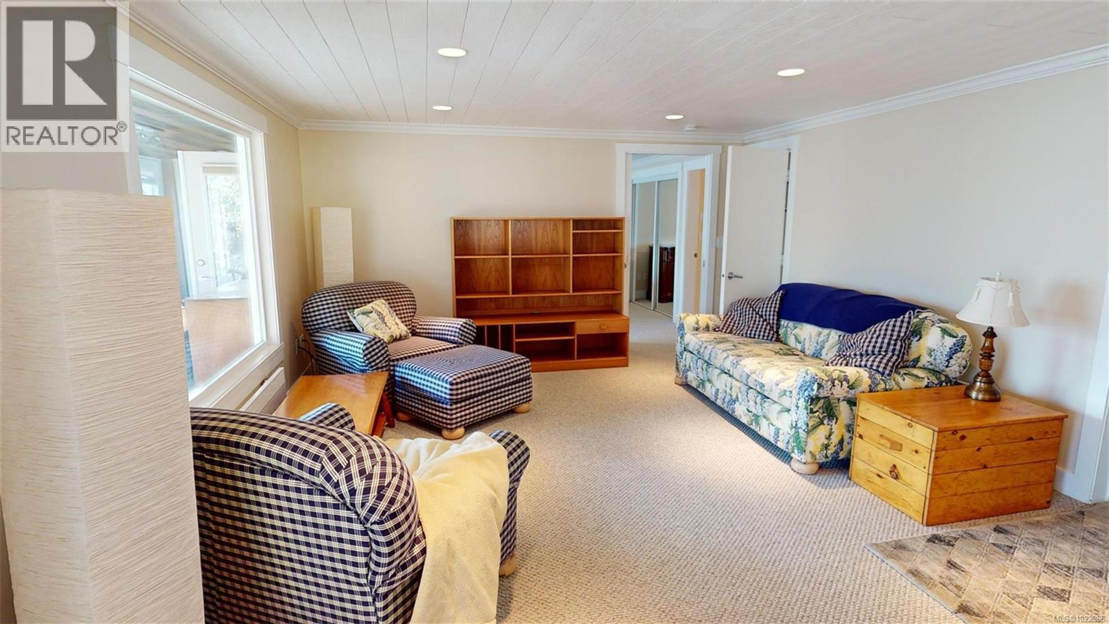 10 MCKENZIE CRES - 28