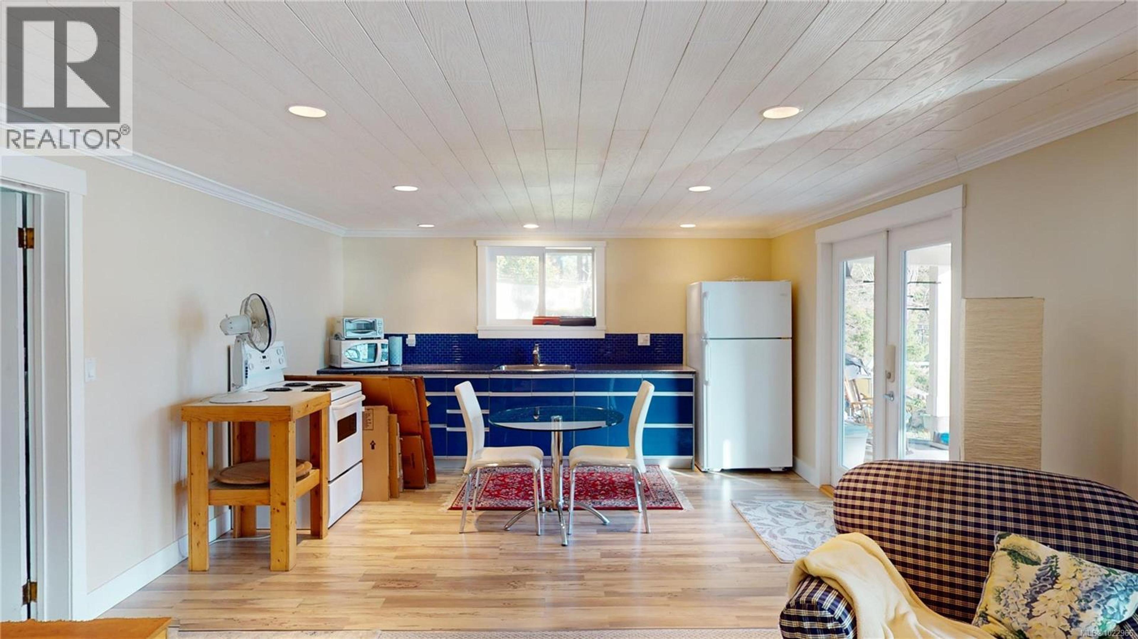 10 MCKENZIE CRES - 29