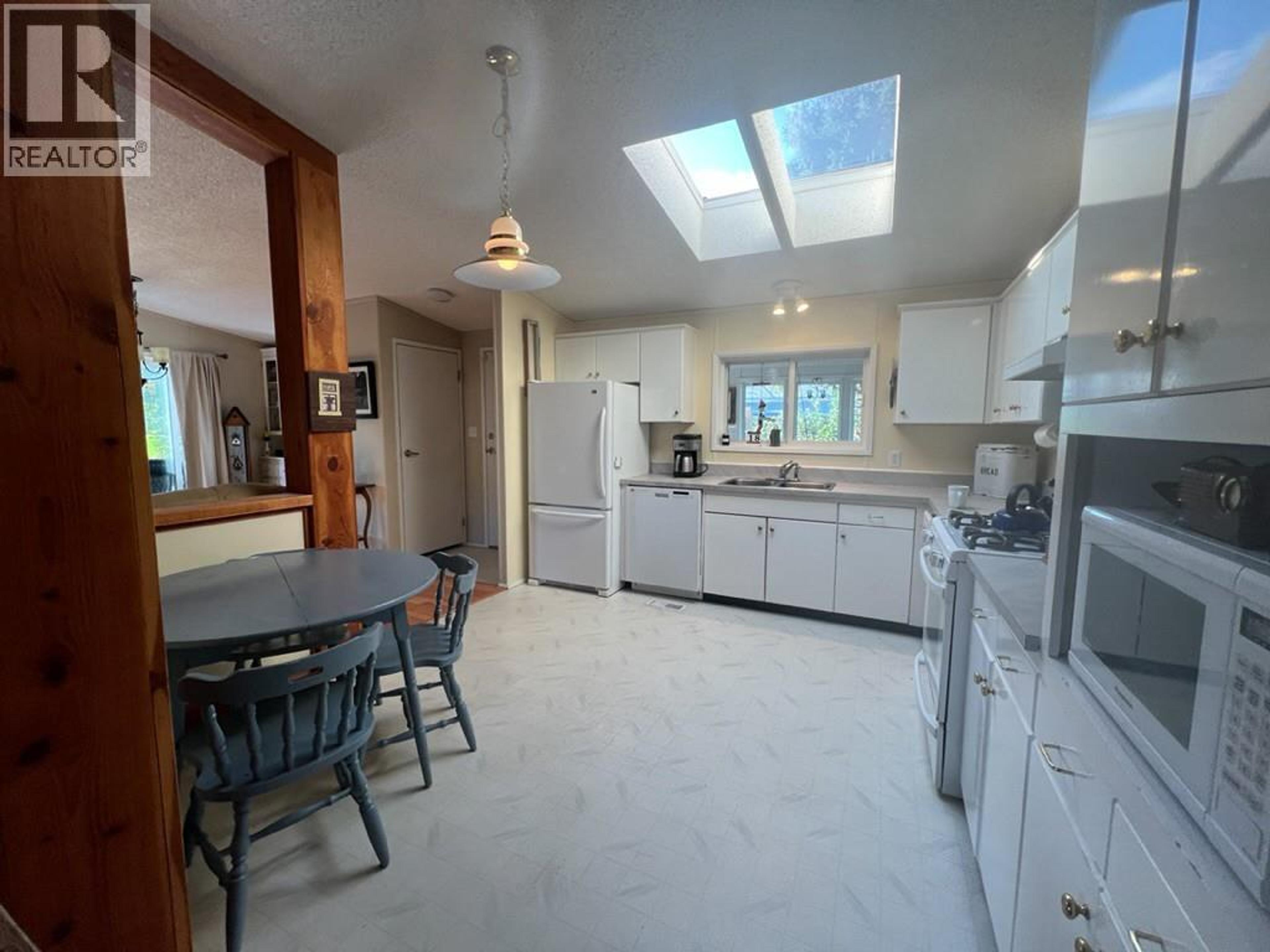 #18 1401 NICOLA AVENUE - 5