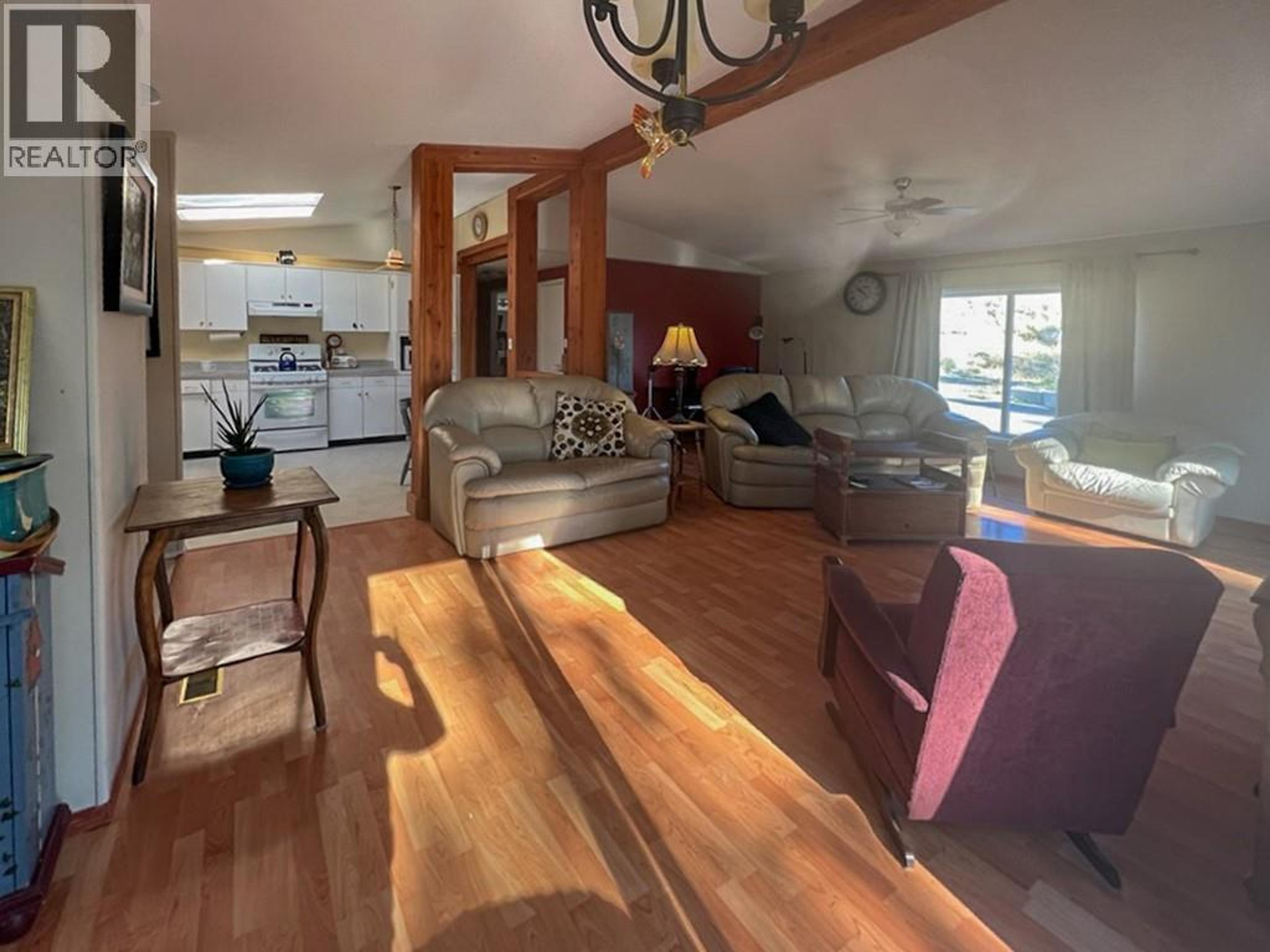 #18 1401 NICOLA AVENUE - Image 2