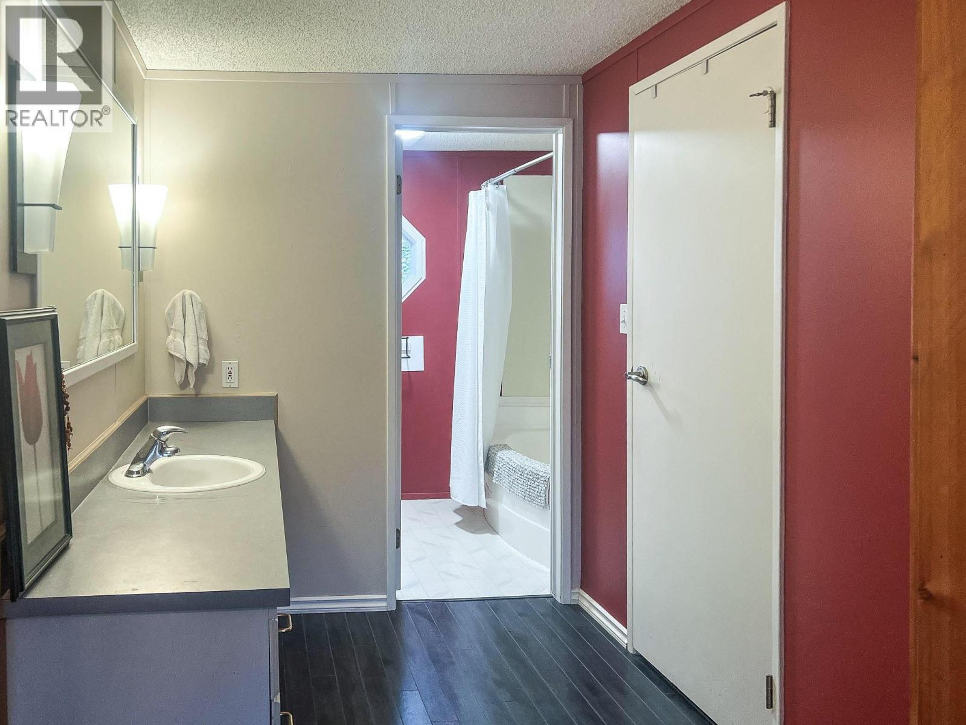 #18 1401 NICOLA AVENUE - 10