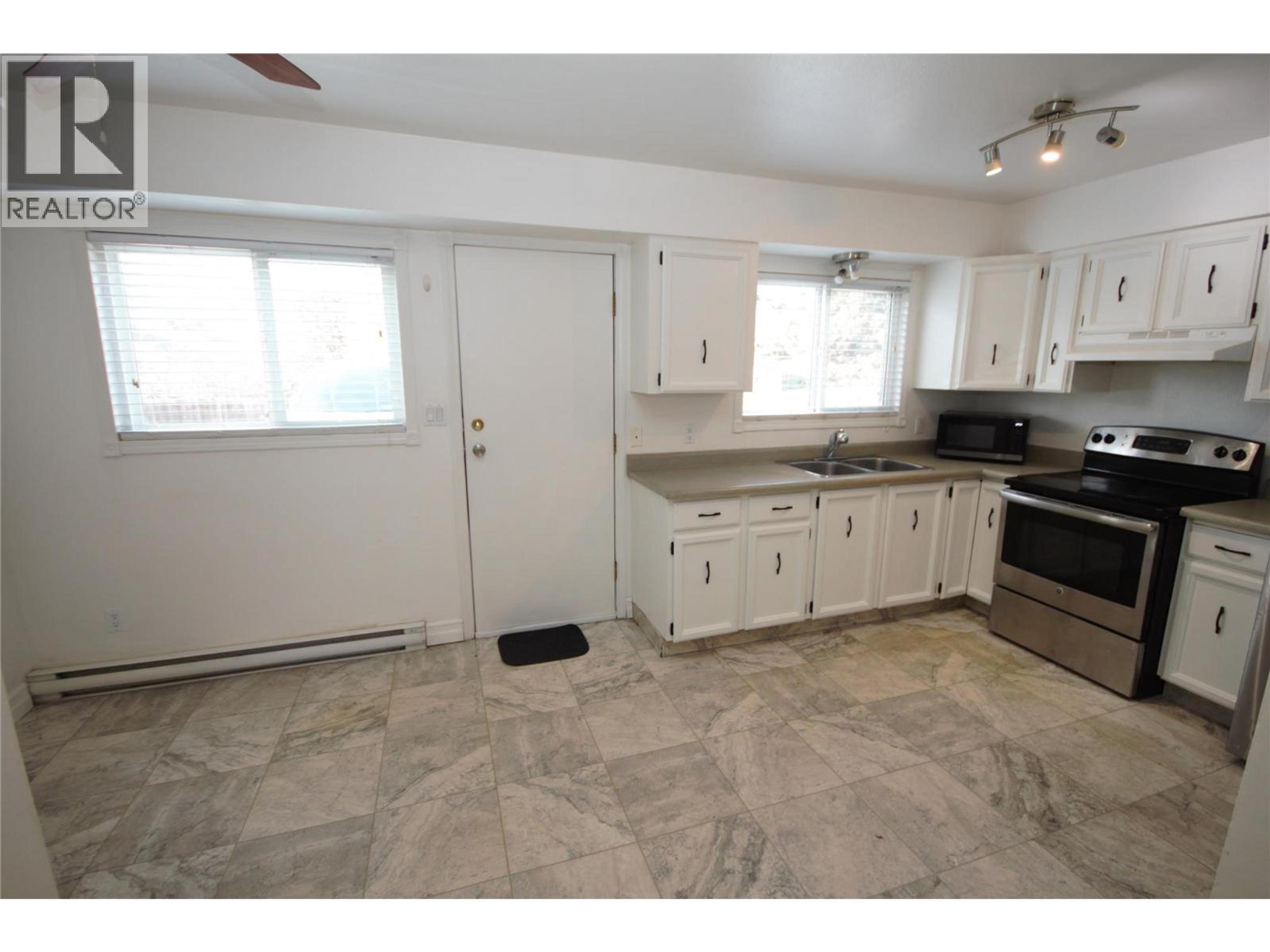 #8 5820 MAIN STREET - 6